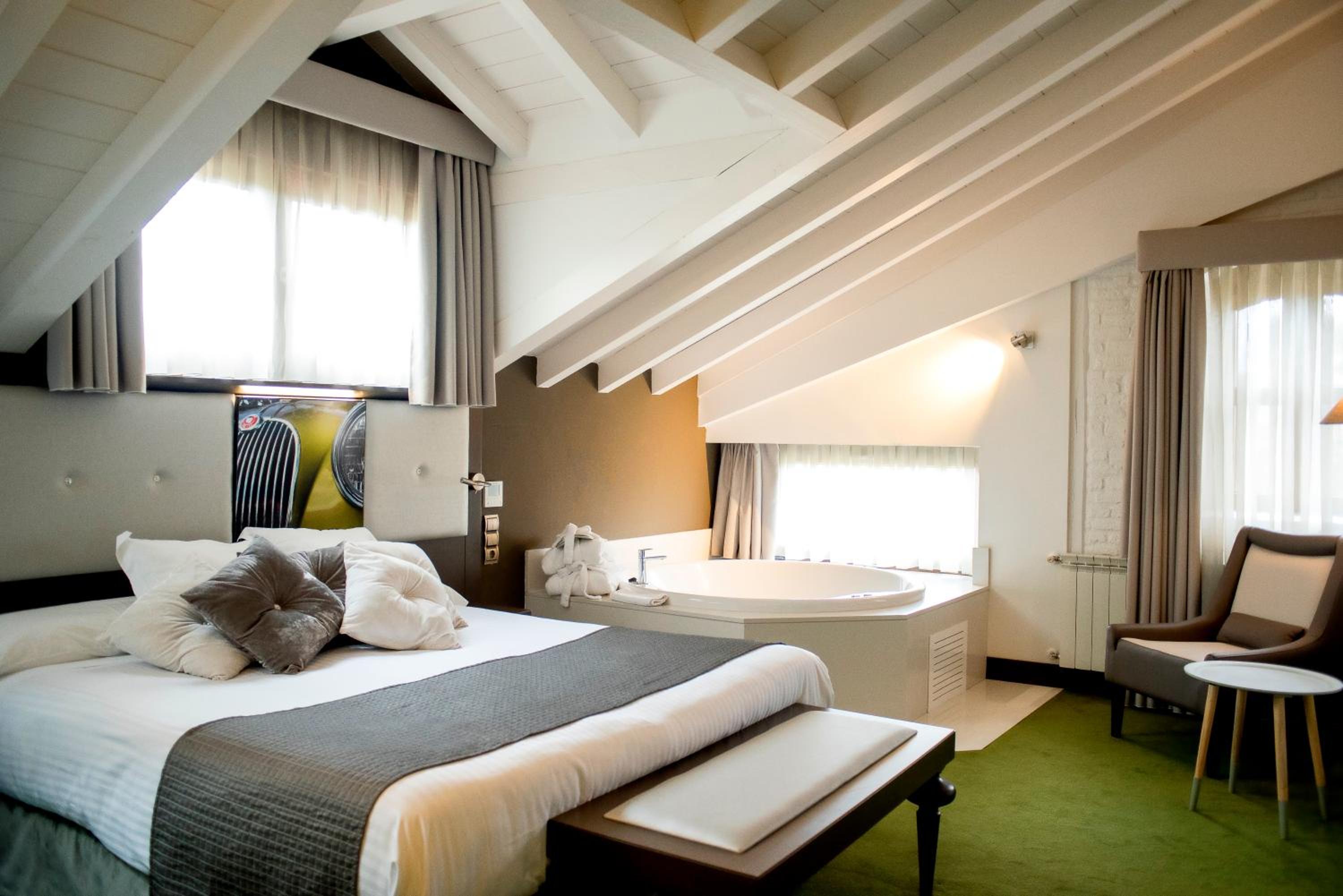 Junior Suite with jacuzzi - Photo 1