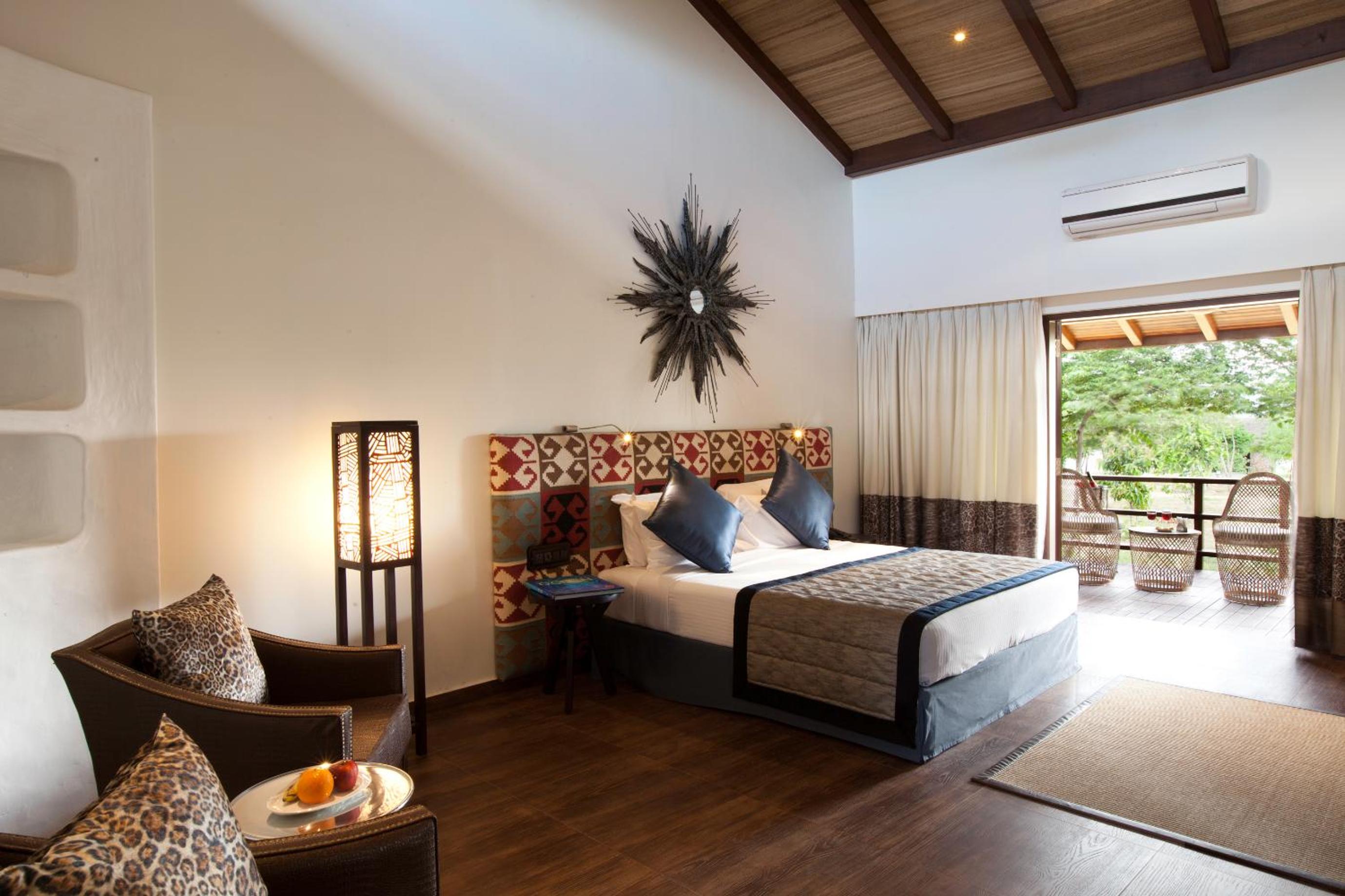 Courtyard Room photo
