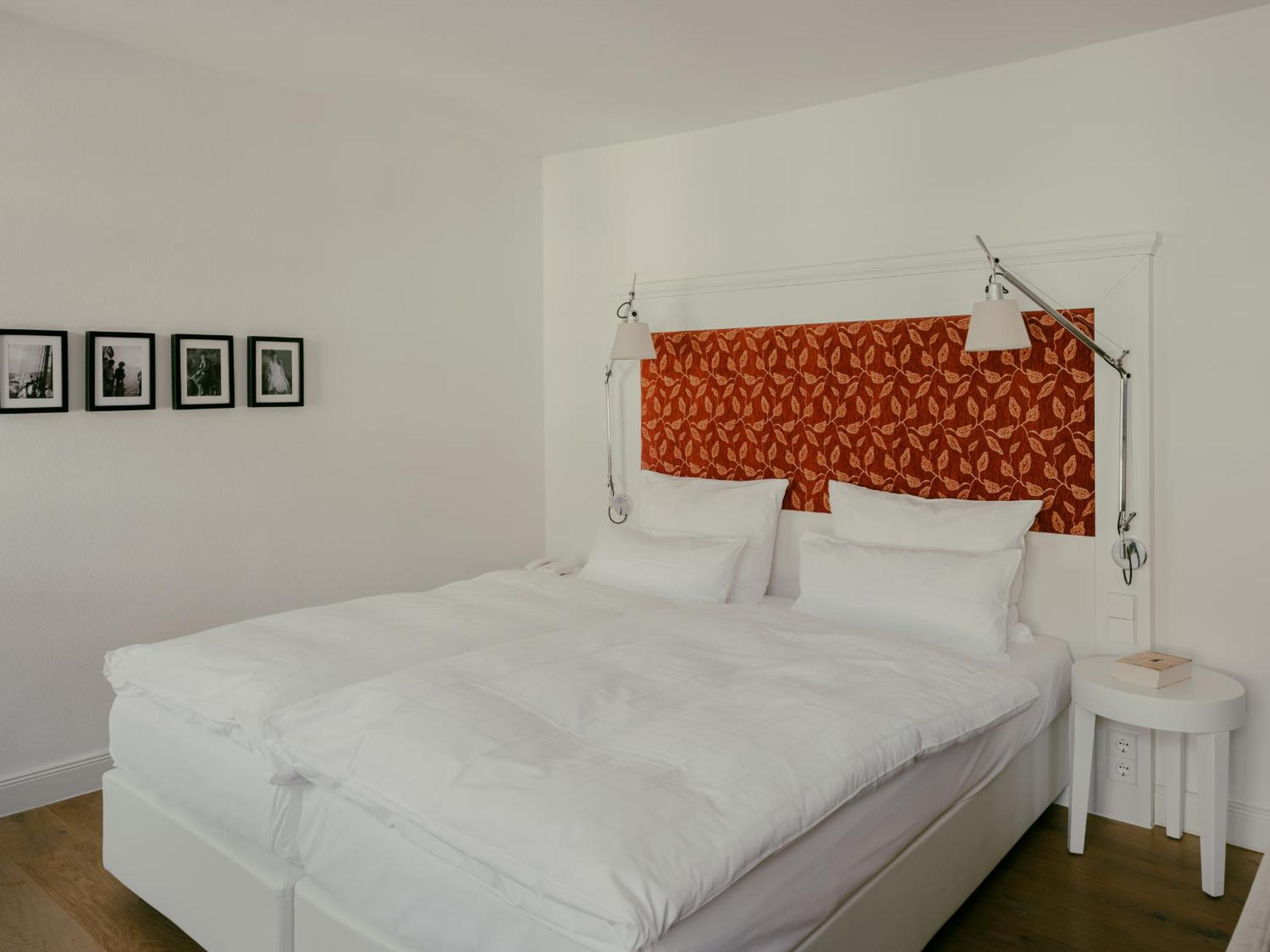 Classic Double Room with City View - Photo 5