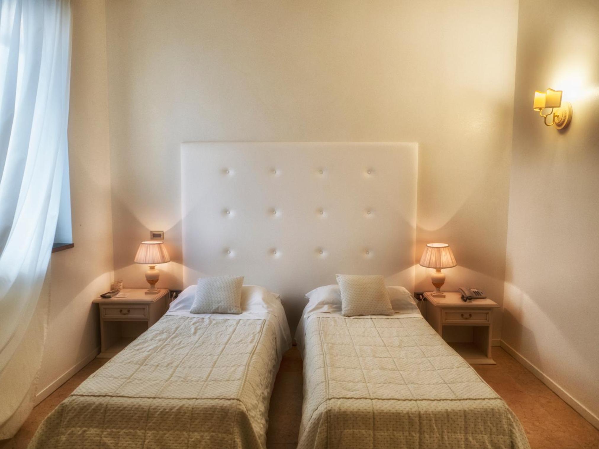 Twin Room photo 1
