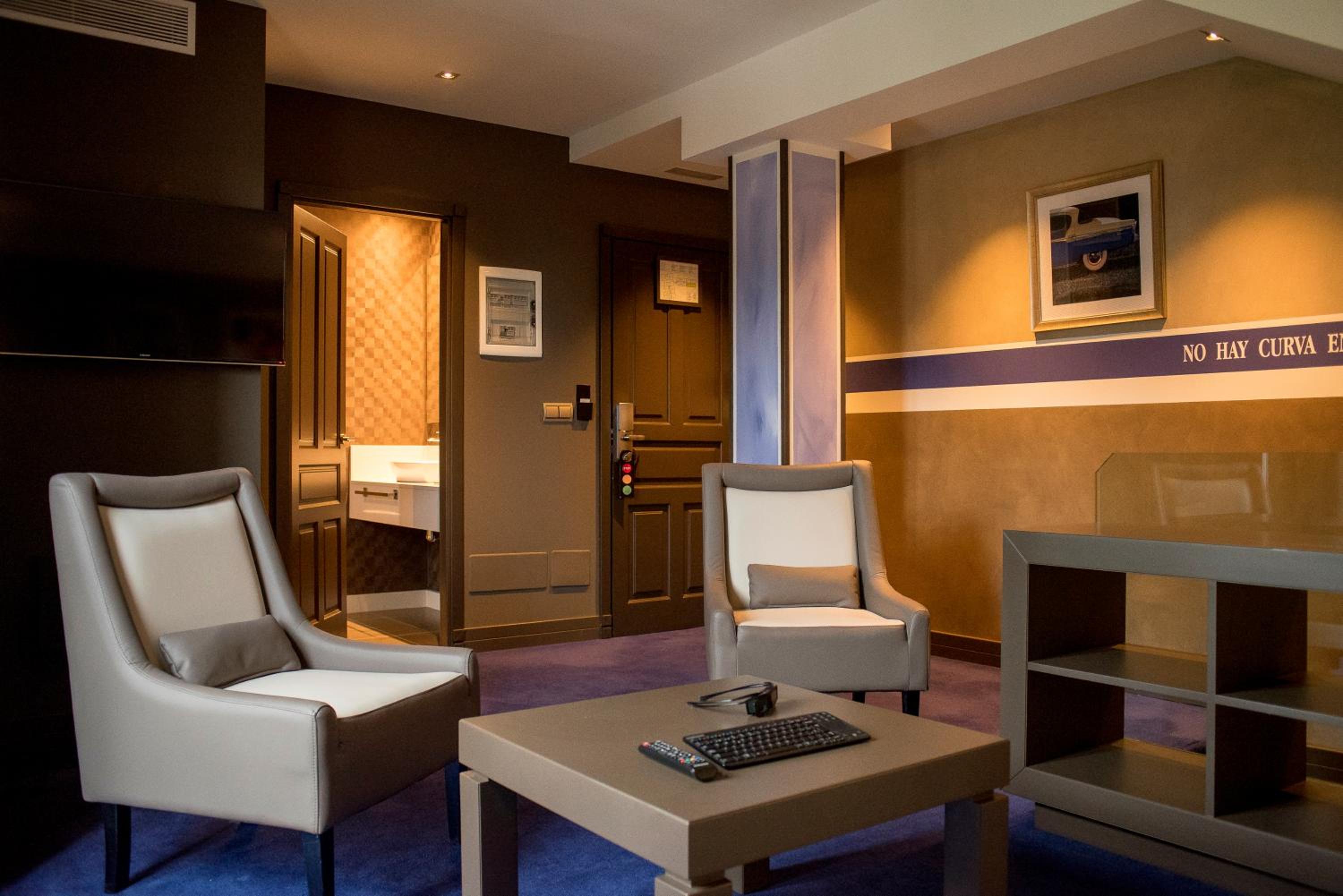 Junior Suite with jacuzzi - Photo 12