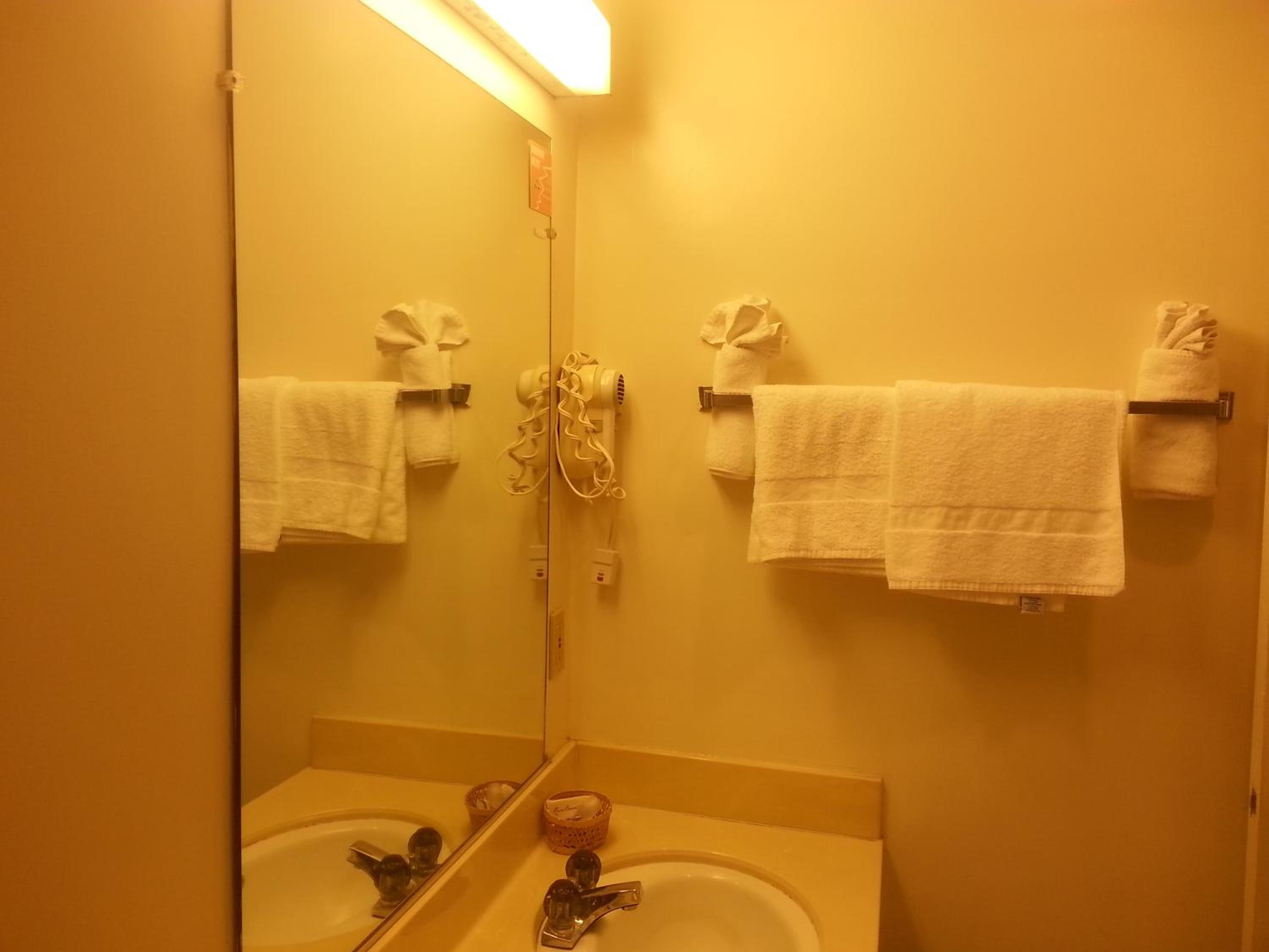 Queen Room photo 3
