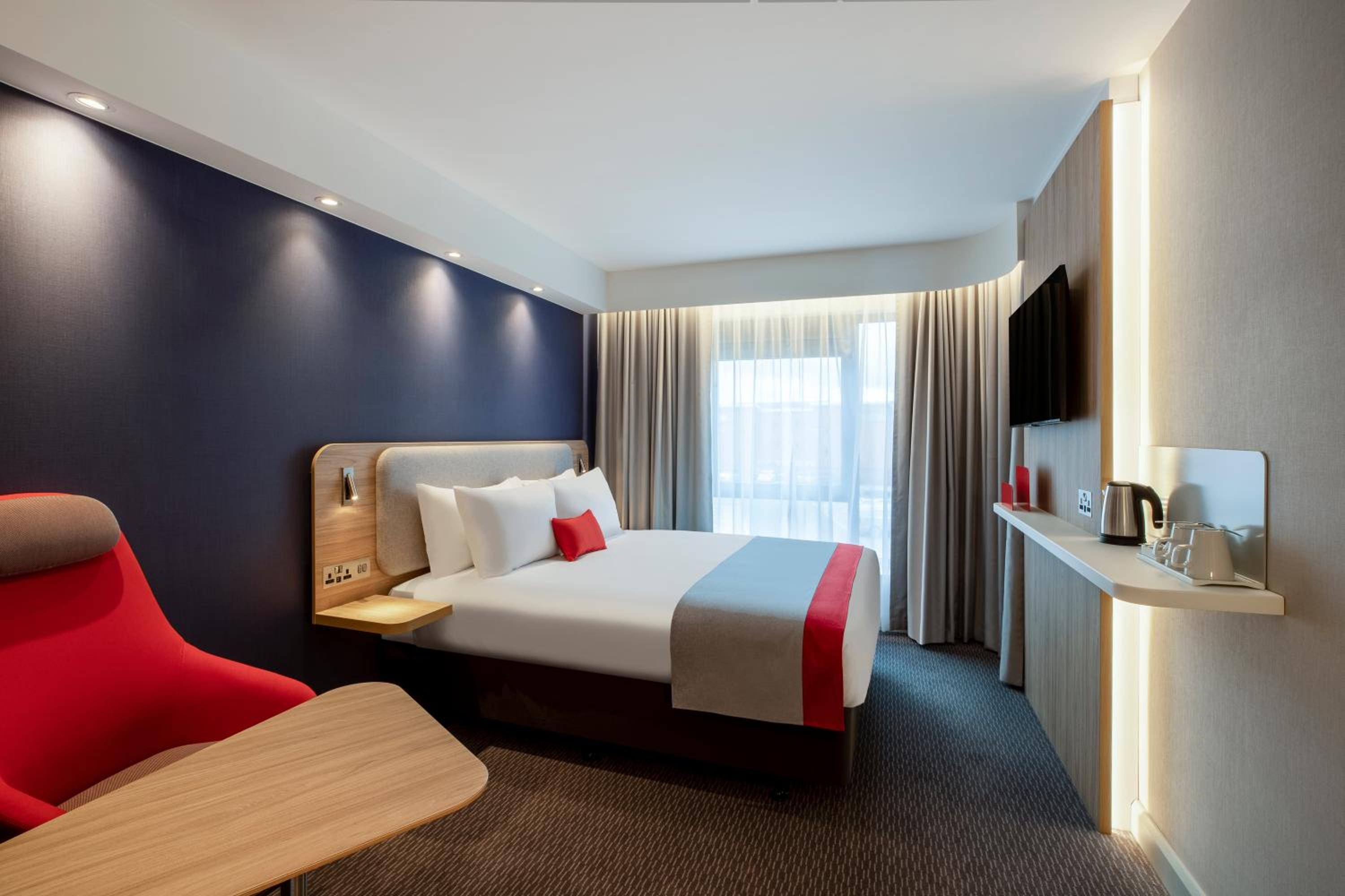 Standard Double Room with Free Hot Breakfast - Photo 4