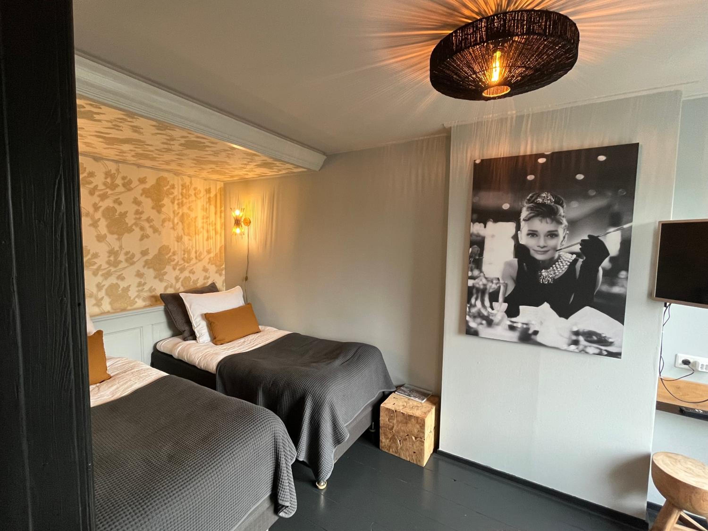 Double Room with Private Bathroom - Photo 1