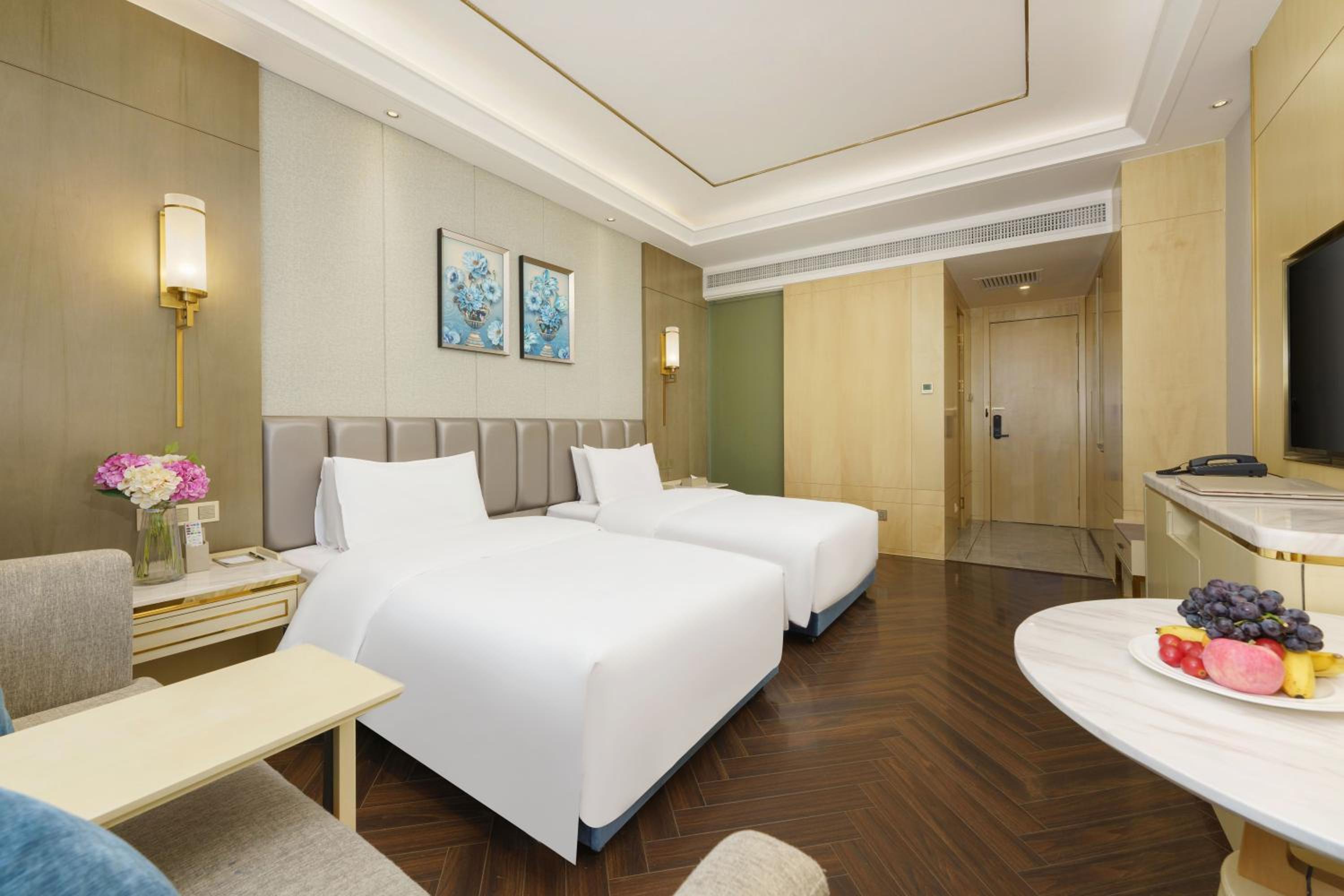 Superior Deluxe Twin Room  photo 3