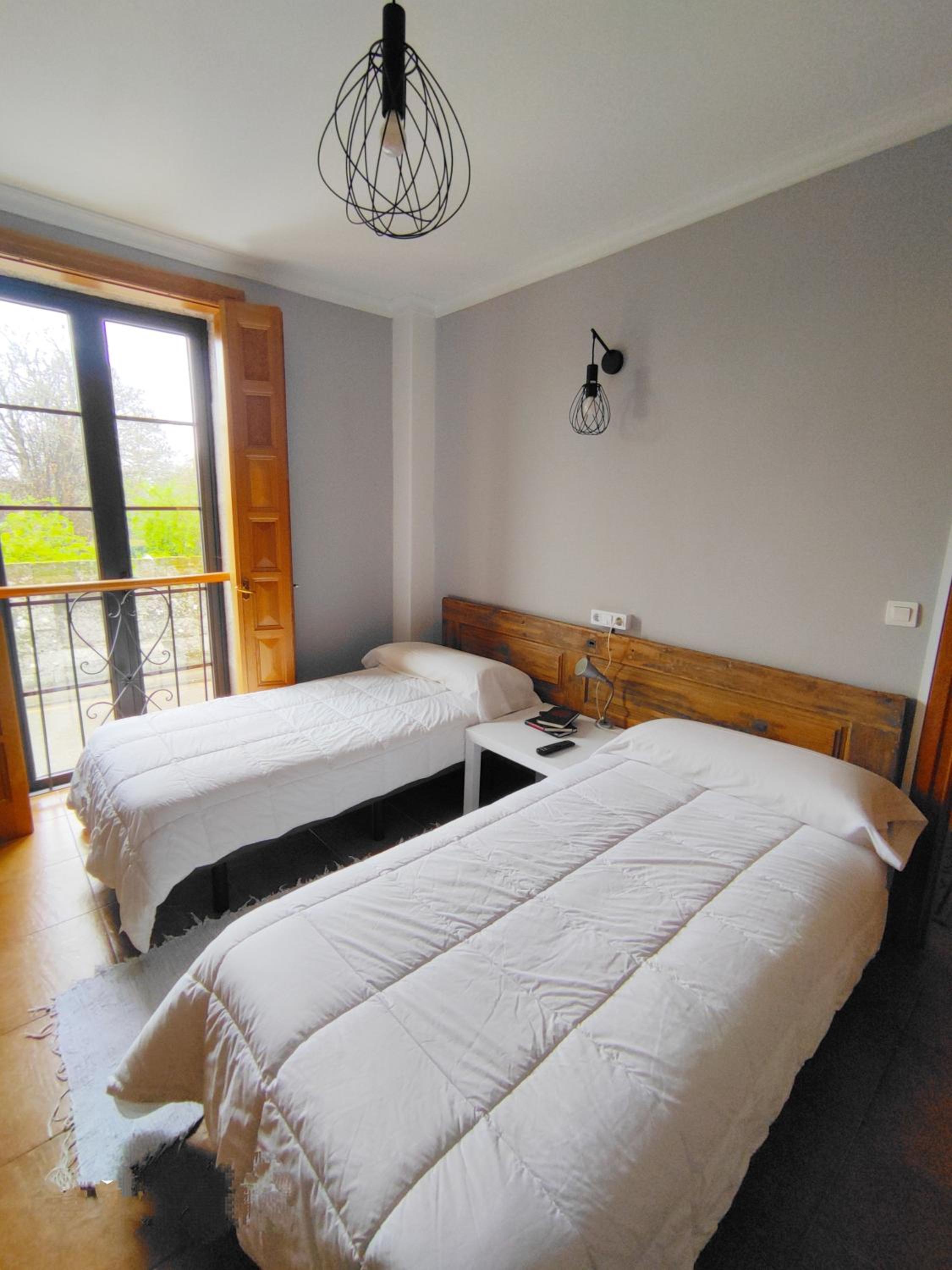 Standard Twin Room with Shared Bathroom