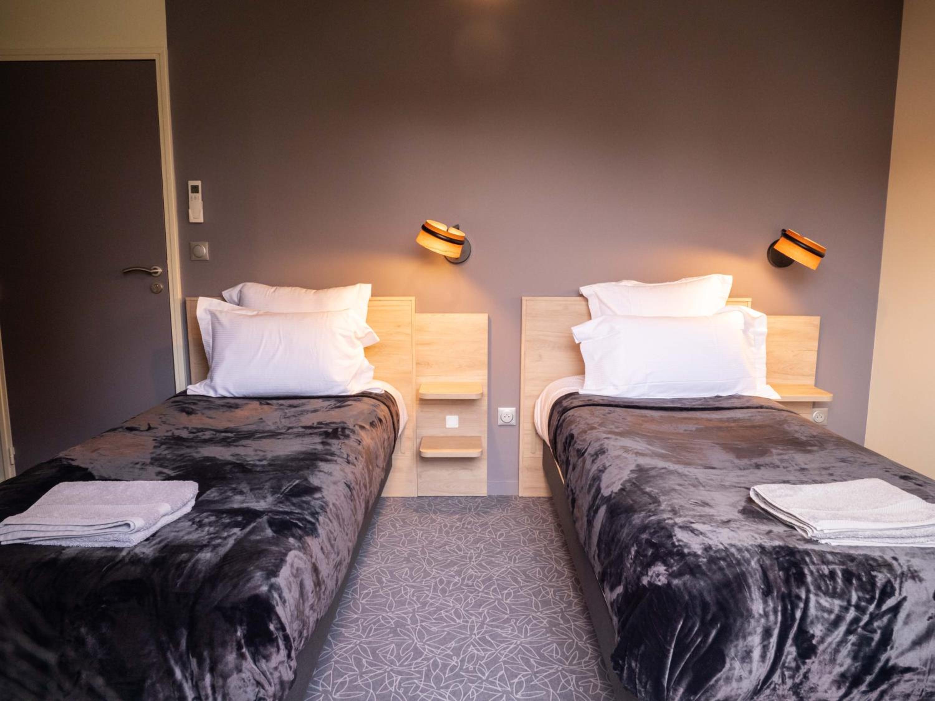 Twin Room - Photo 1