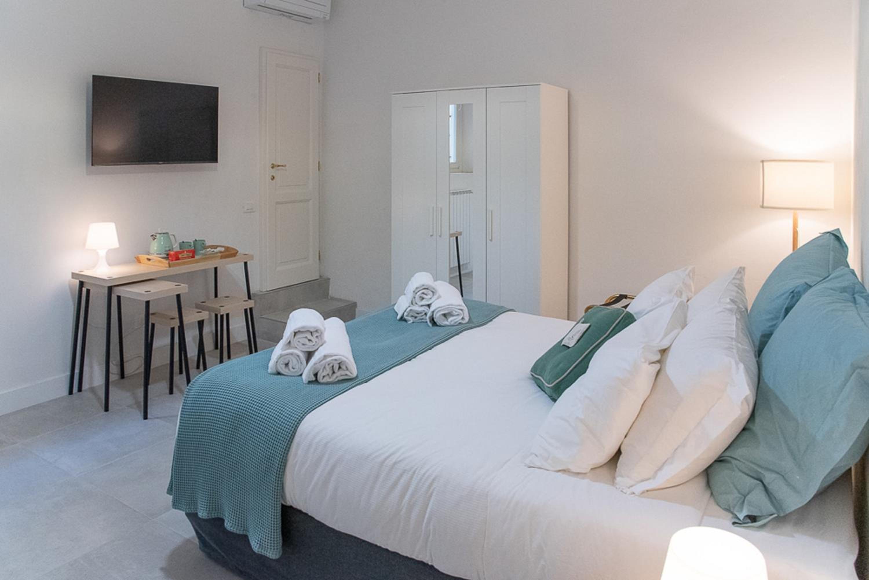 Double Room with Patio photo 2