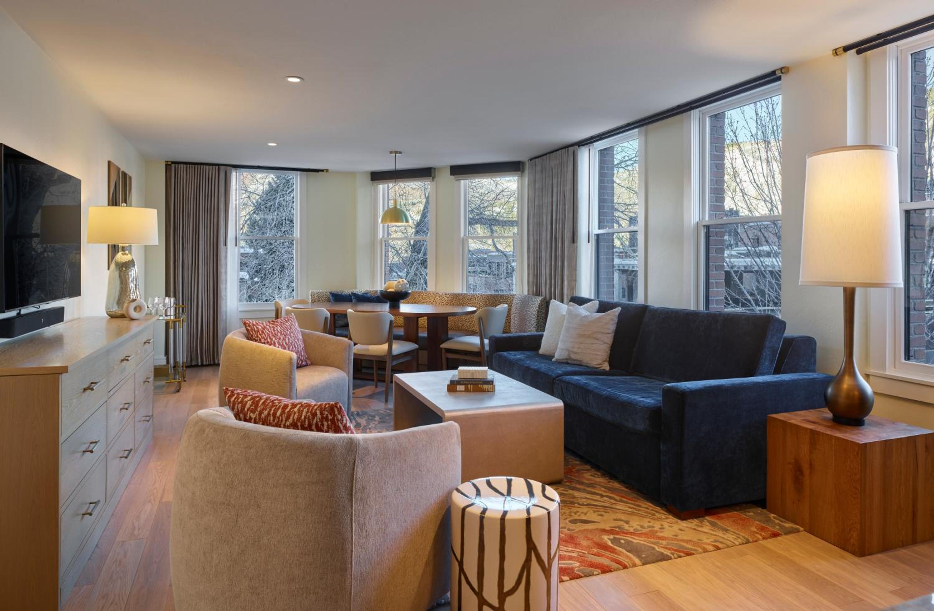 Deluxe Suite - Photo 1