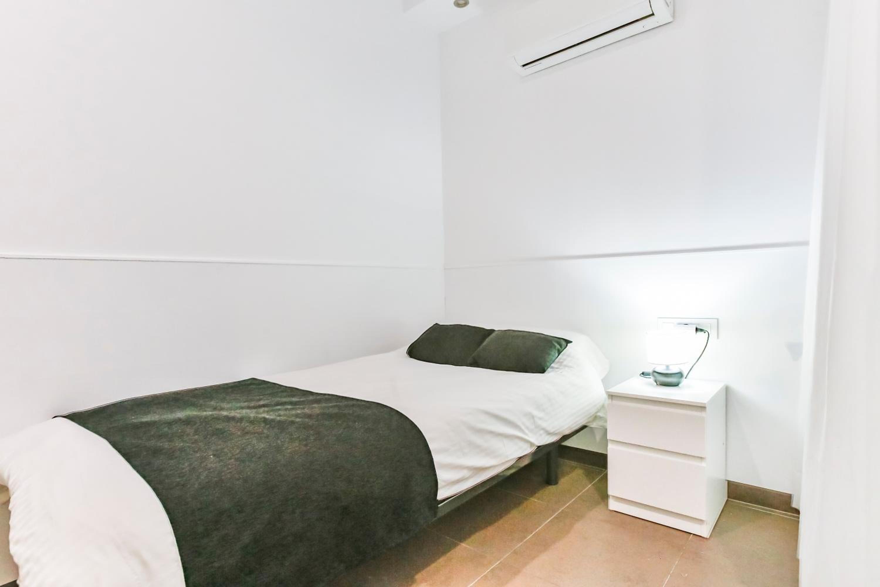 Standard Single Room With Private Bathroom photo 3