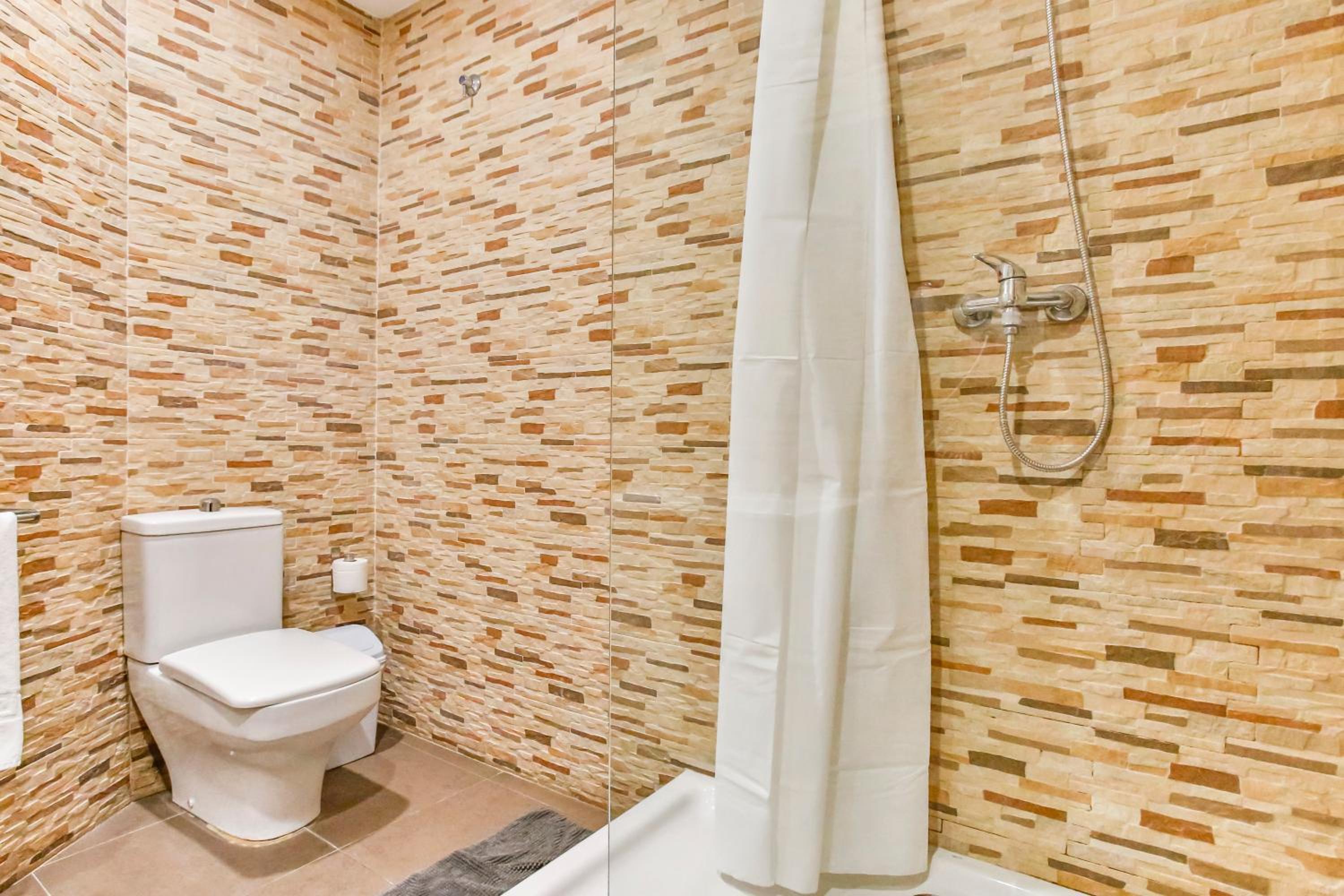 Standard Single Room With Private Bathroom photo 3