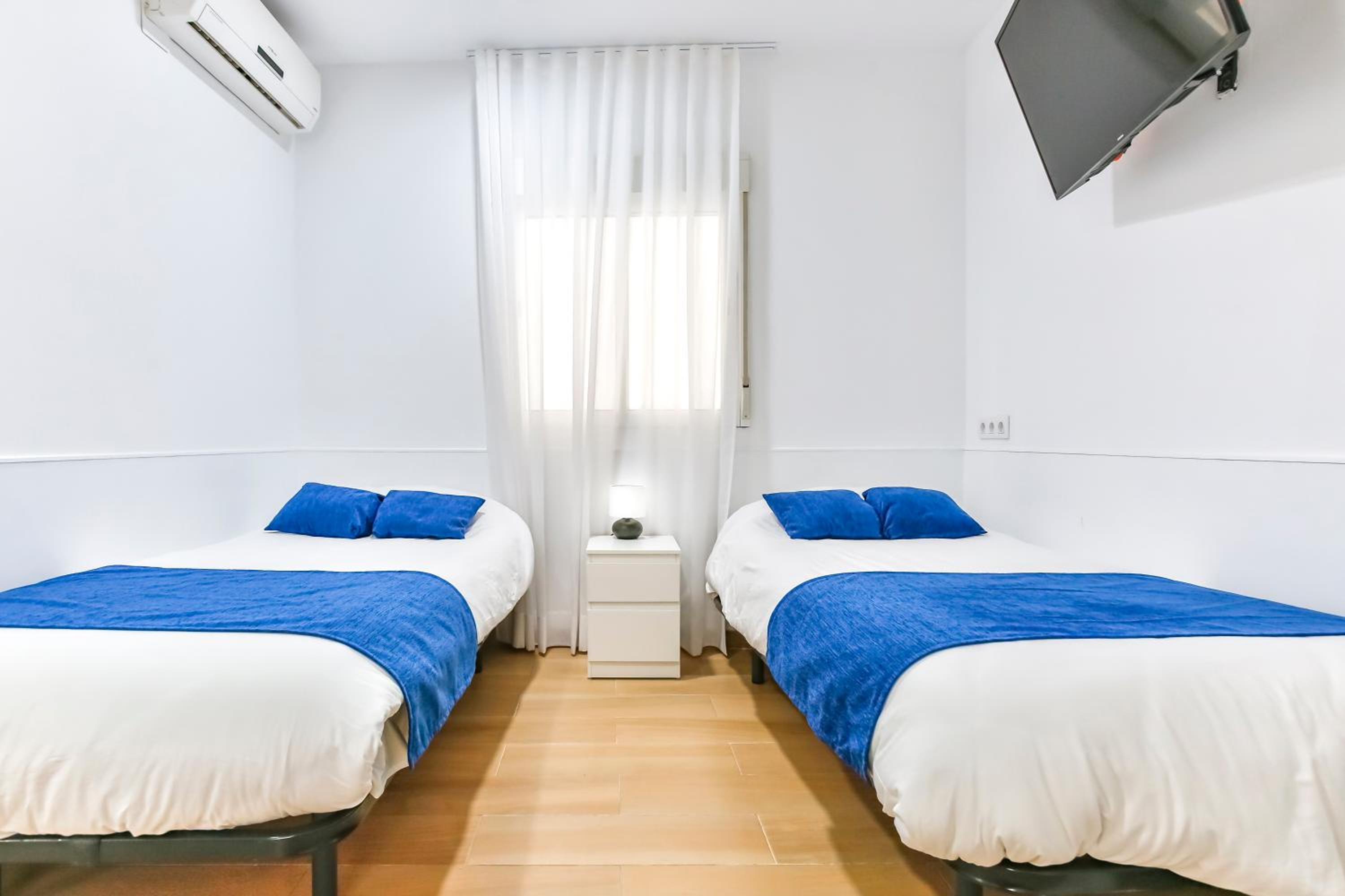 Triple Room with Private Bathroom photo 2