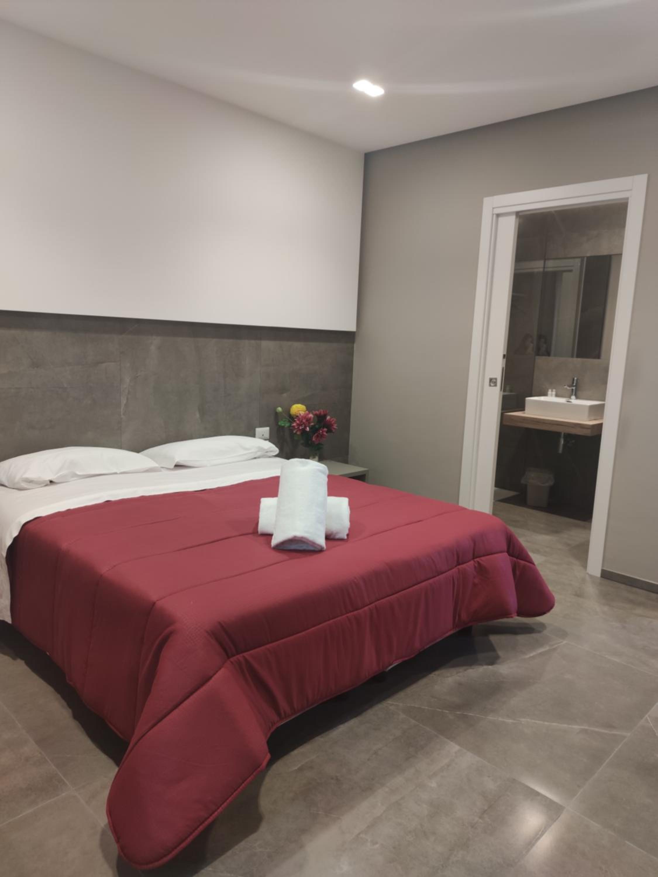 Deluxe Room - Photo 4