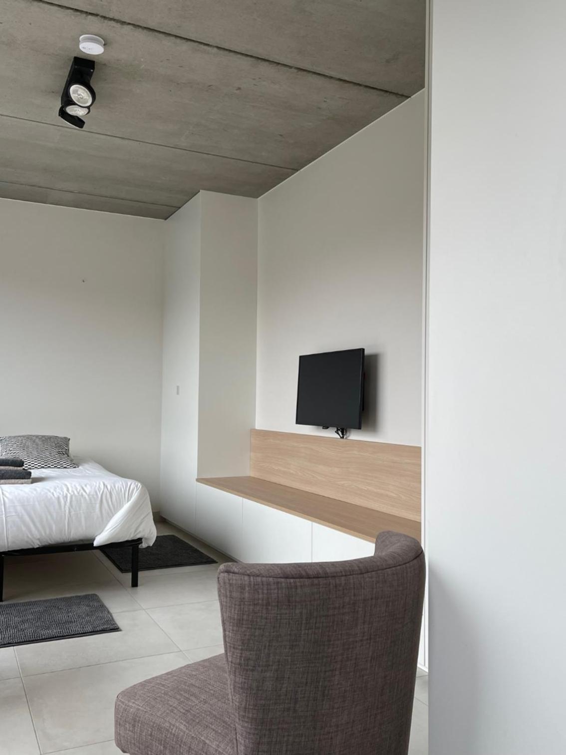 Studio Apartment photo 1