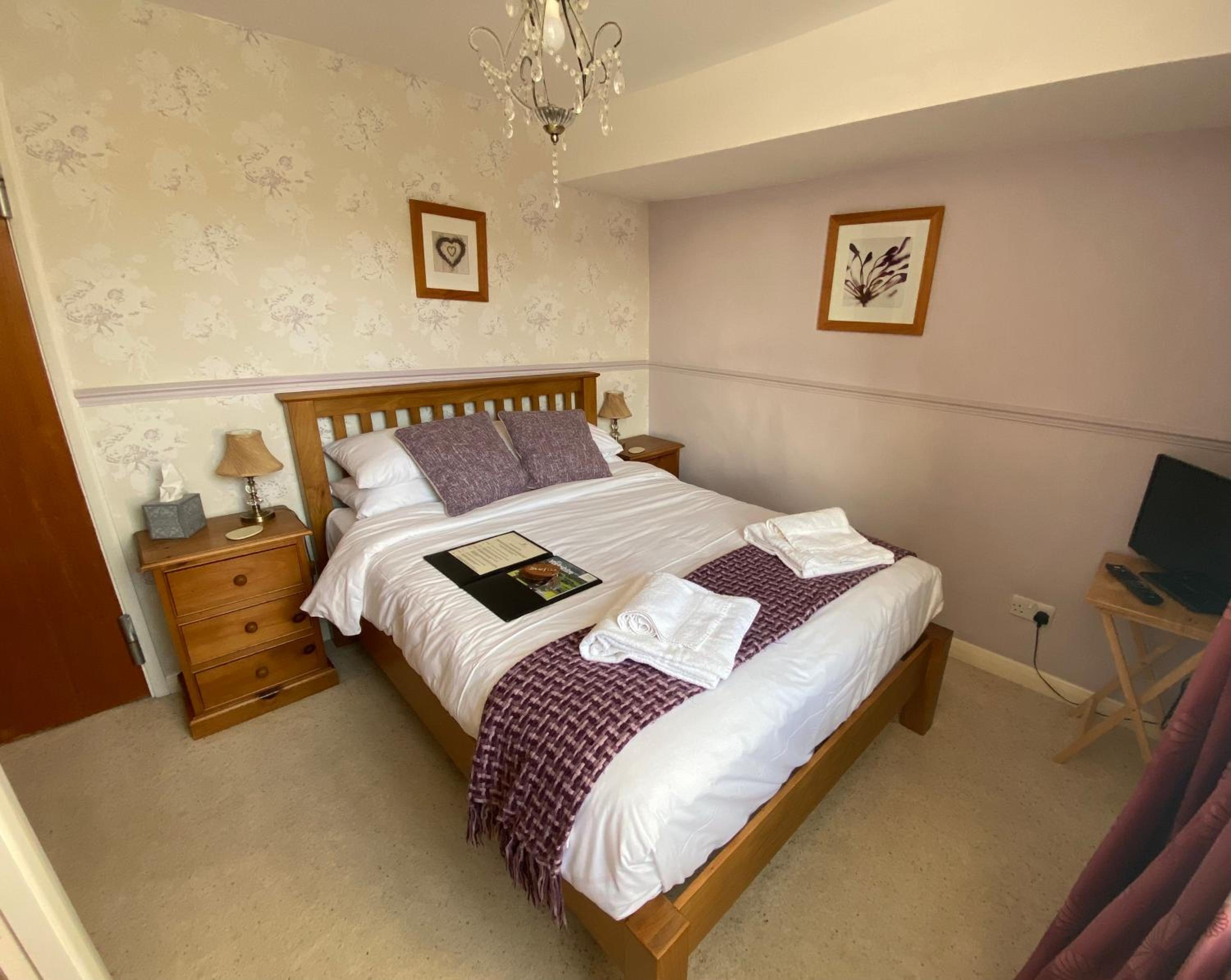 Starfits- Double Standard En-suite  photo 2