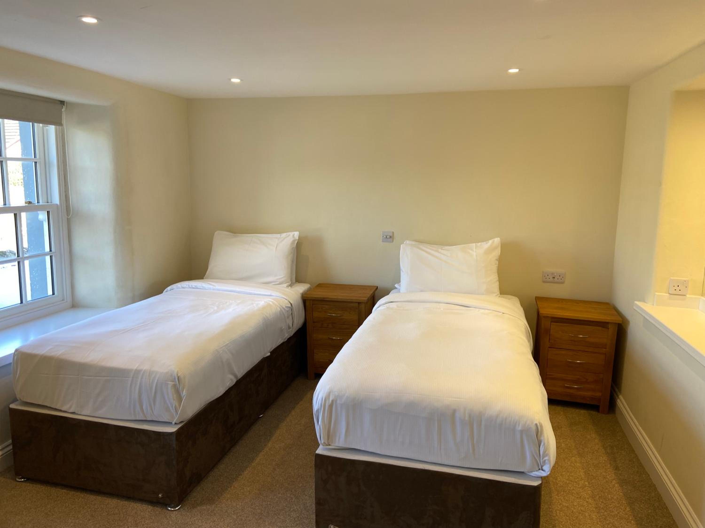 Twin Room With Shower