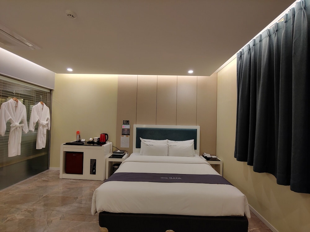 Room (8py, Couple) - Photo 3