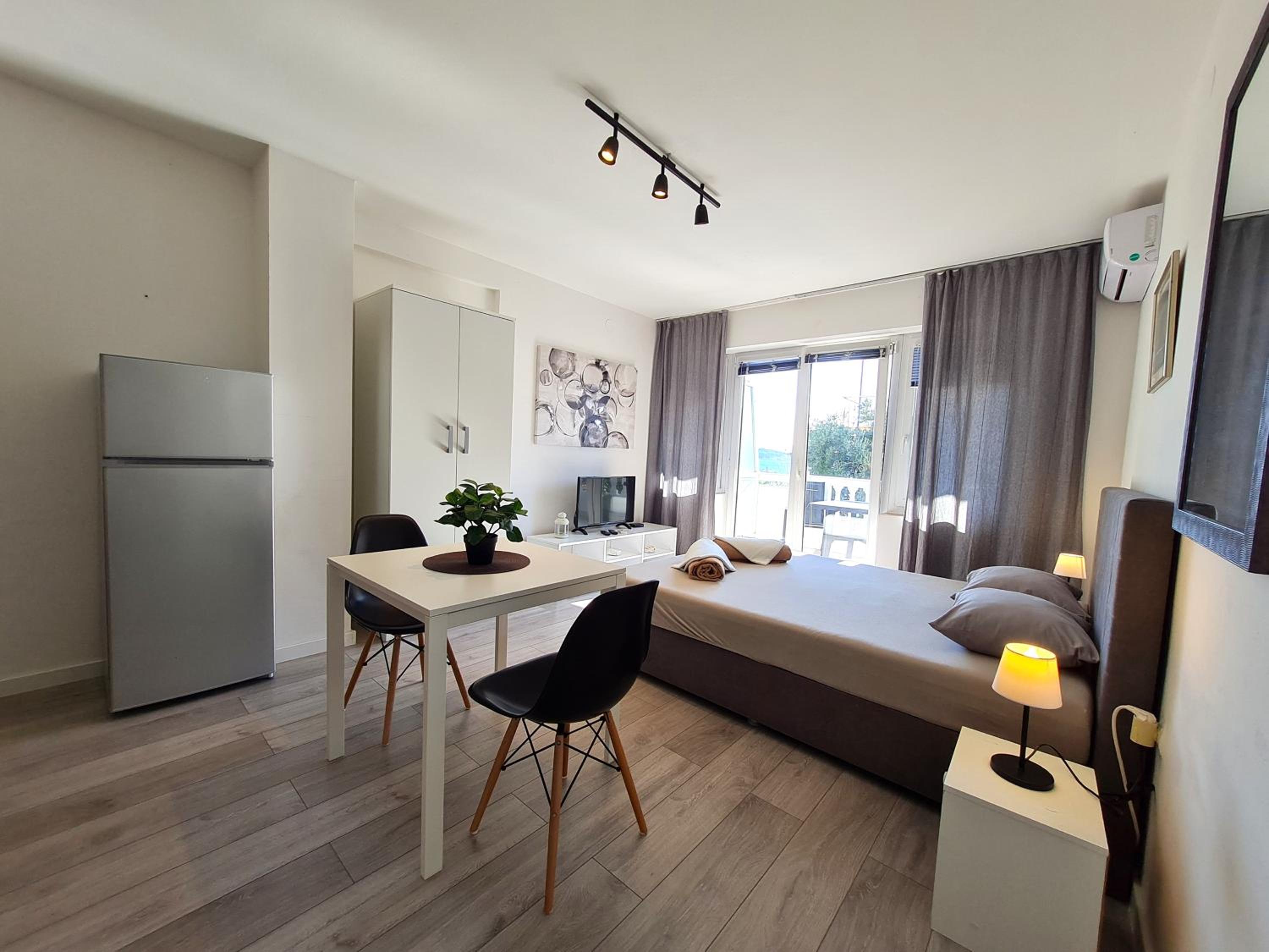 Studio Apartment photo 1