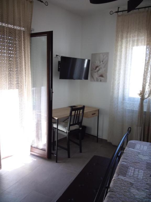 Apartment with Terrace photo 3