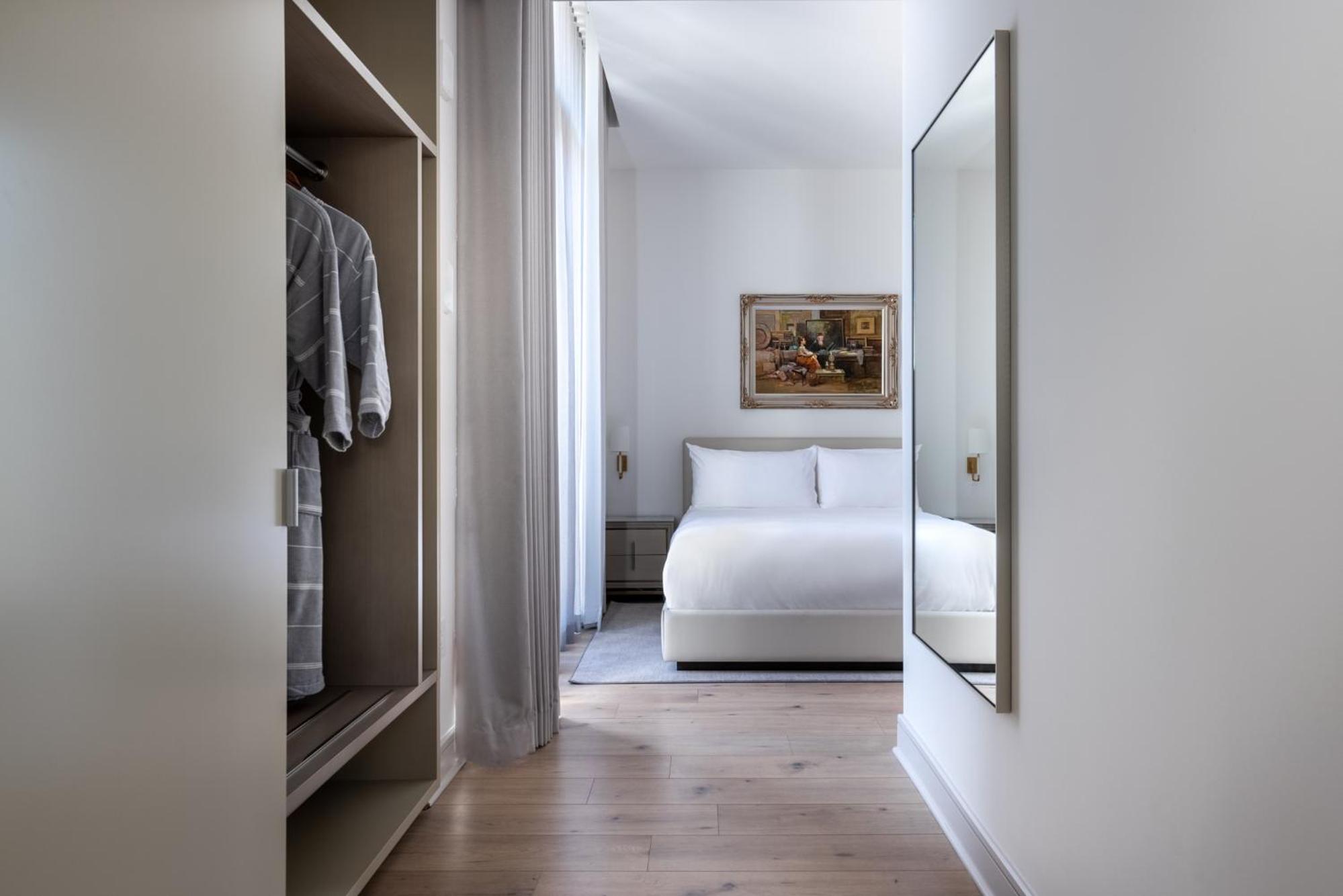 Tower Luxury Large Suite