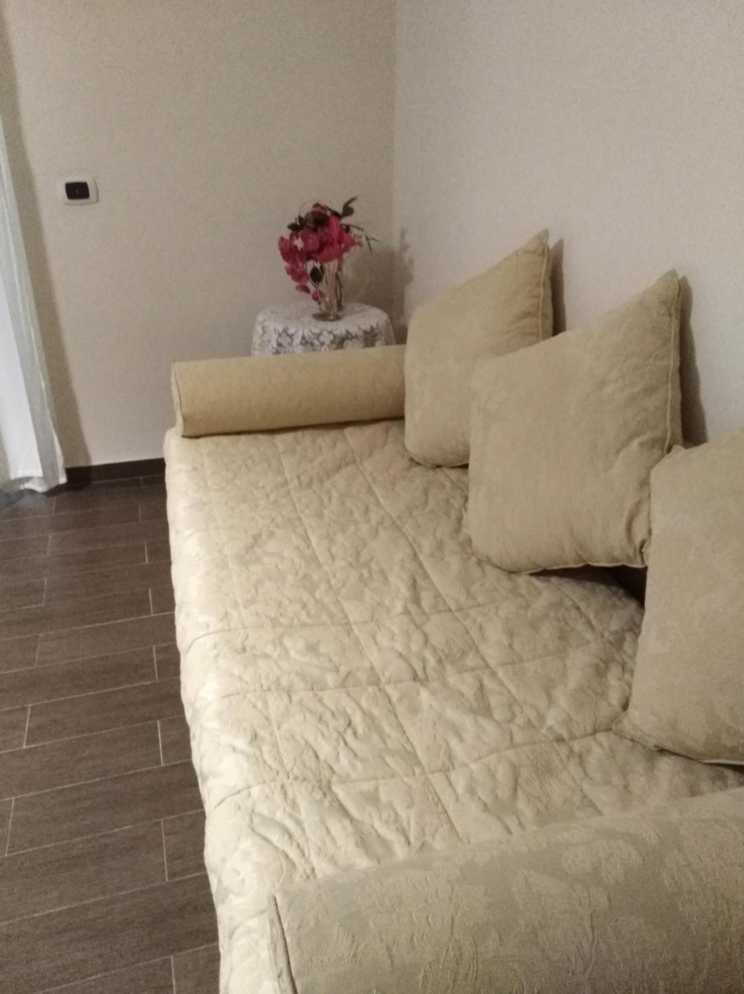 Quadruple Room with Private Bathroom - Photo 35