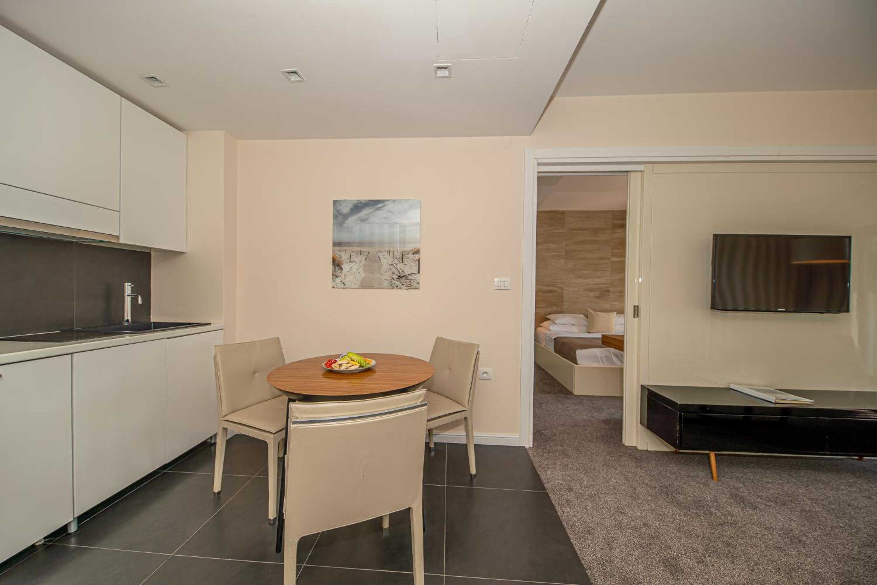 Special Offer - Free Private Beach Access - Superior One-Bedroom Apartment With Sea View And Balcony