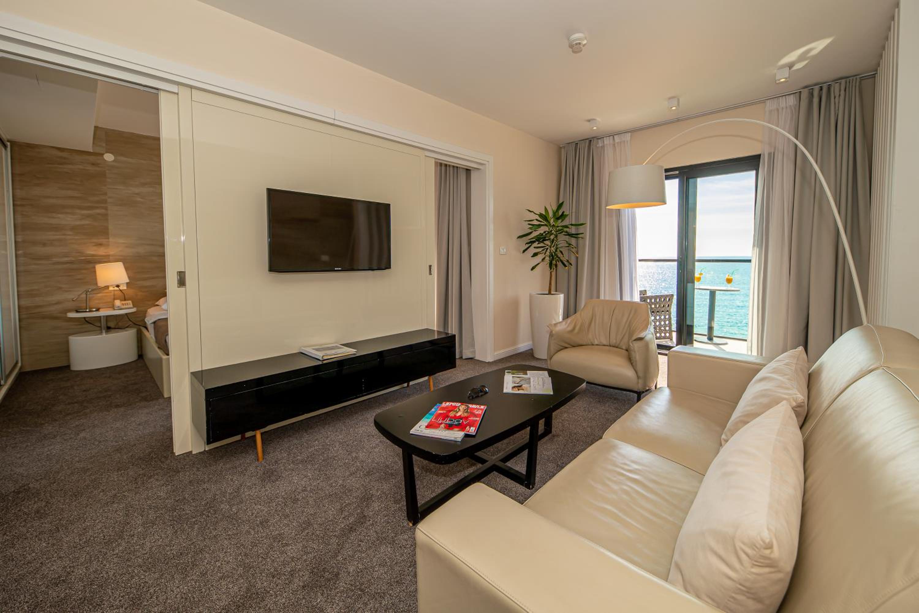 Superior One-Bedroom Apartment with Sea View and Balcony