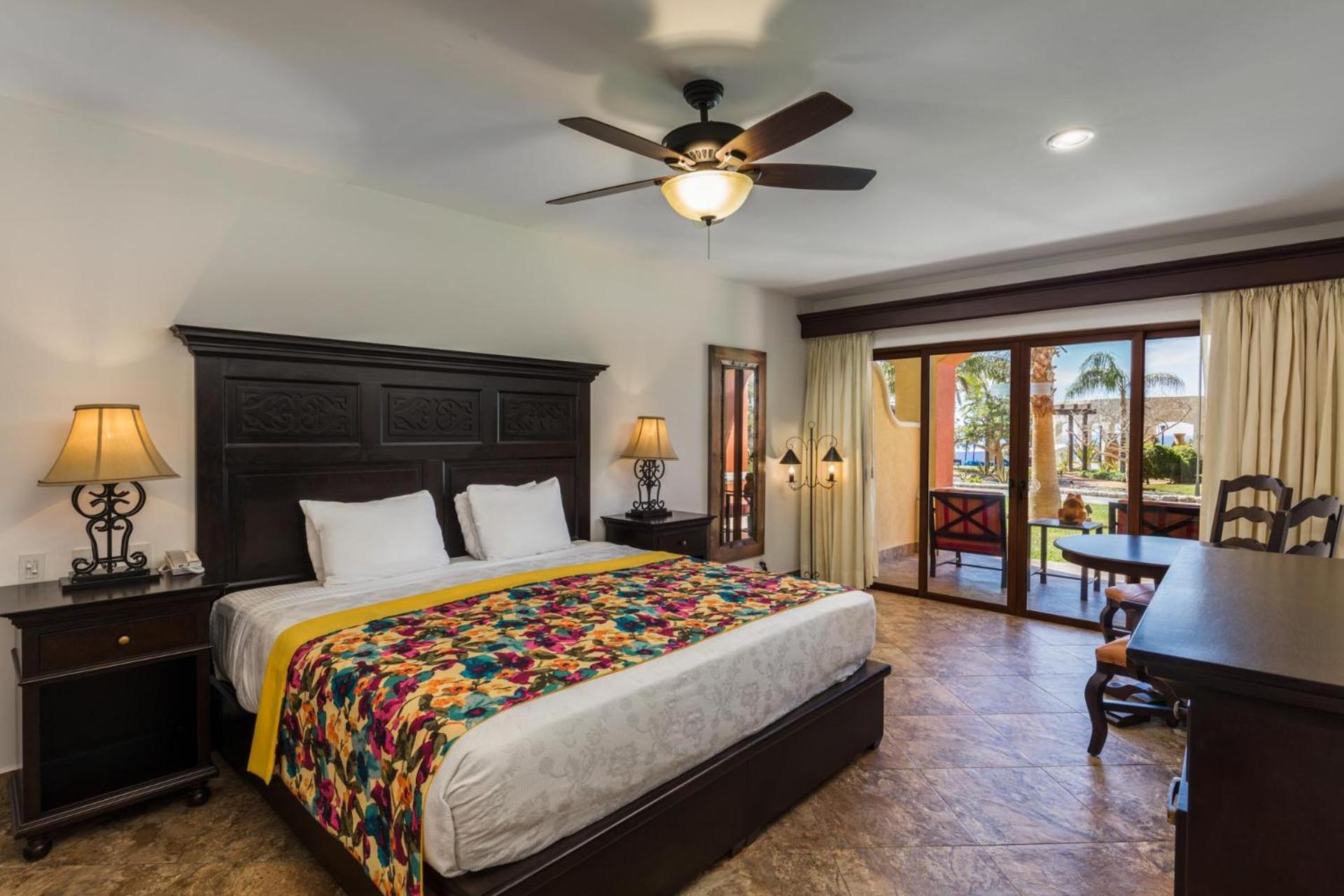 Amazing Deal Room - Photo 1