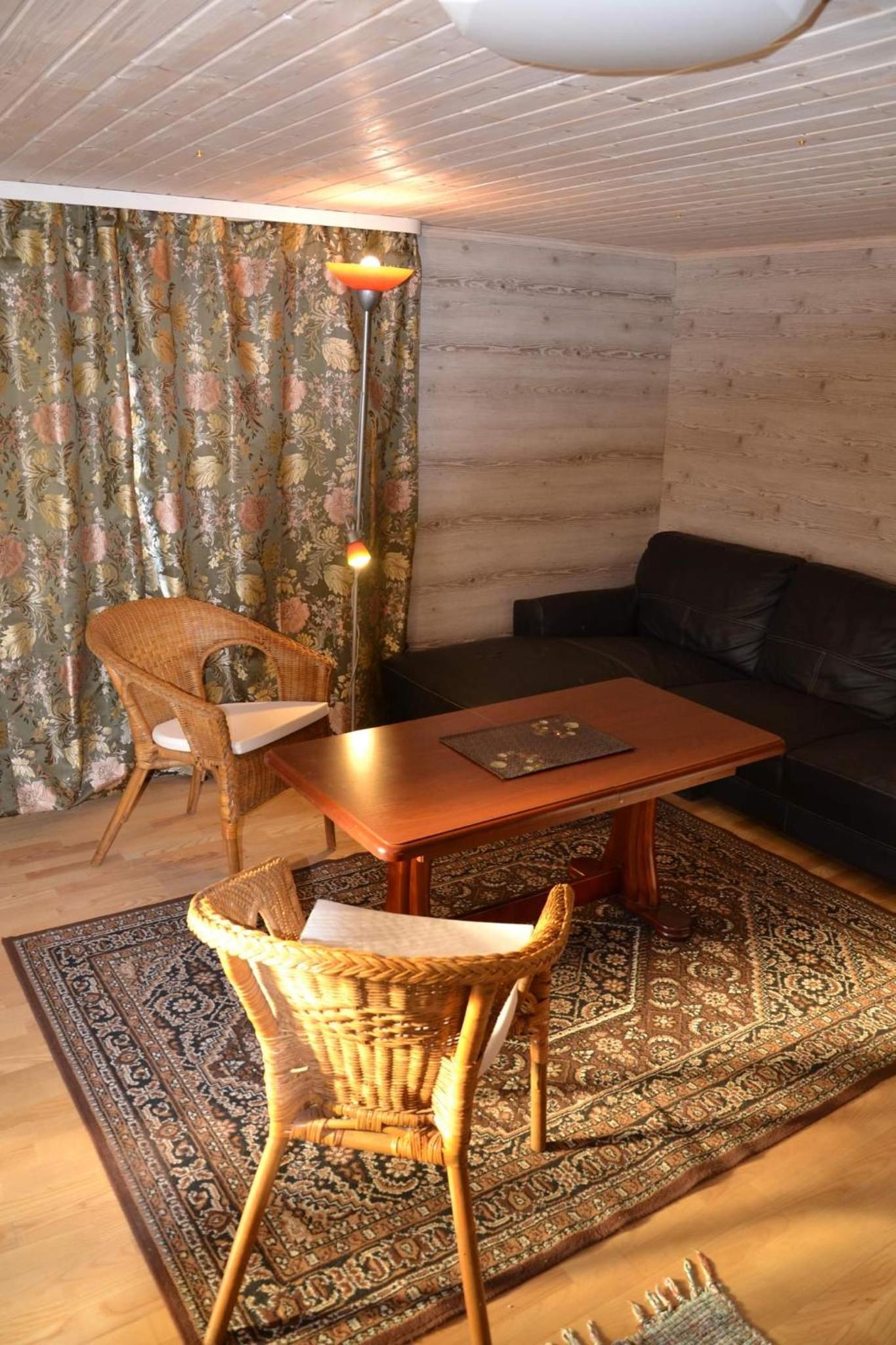 Two-Bedroom House - Photo 8