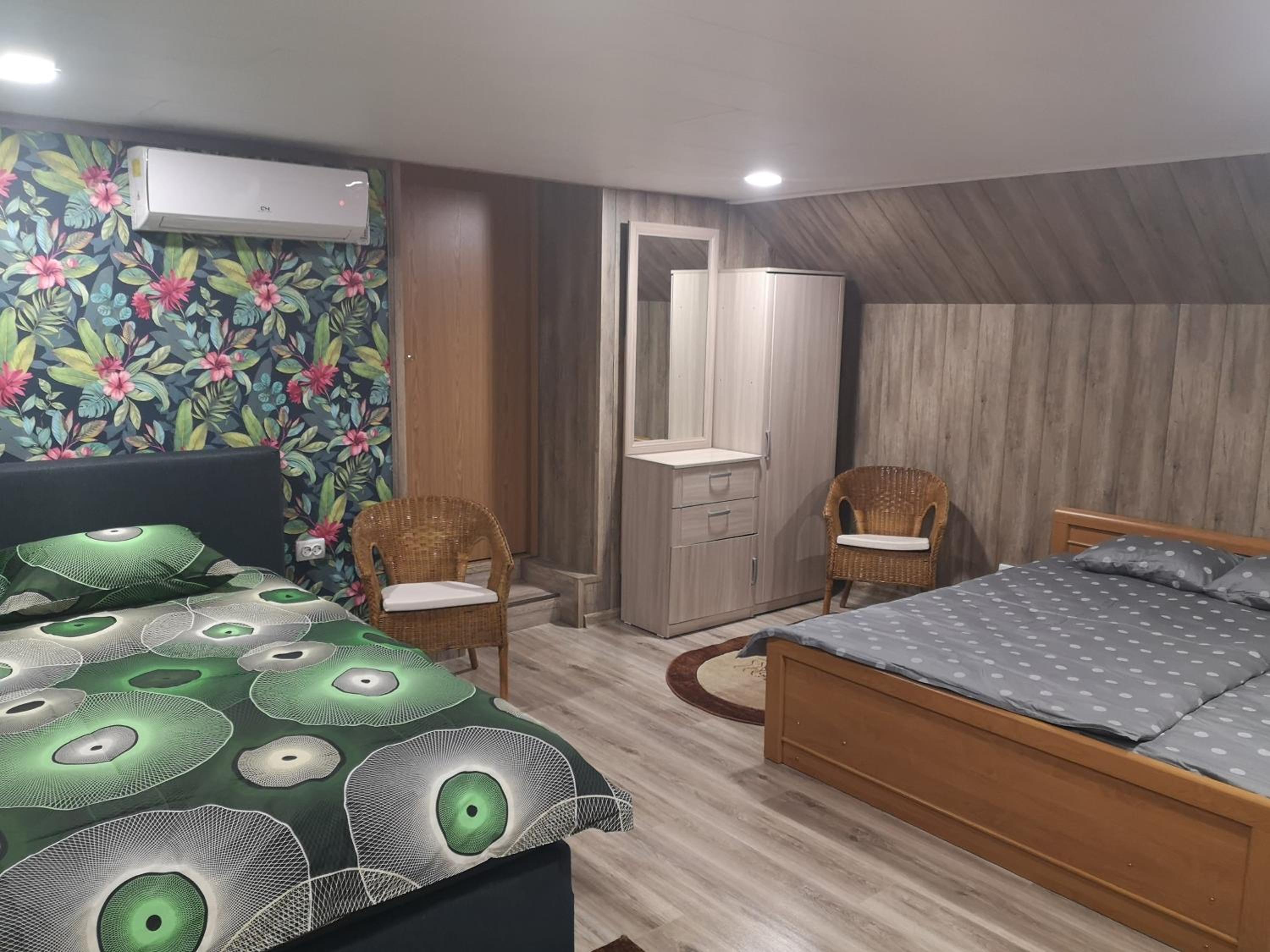Two-Bedroom House - Photo 3