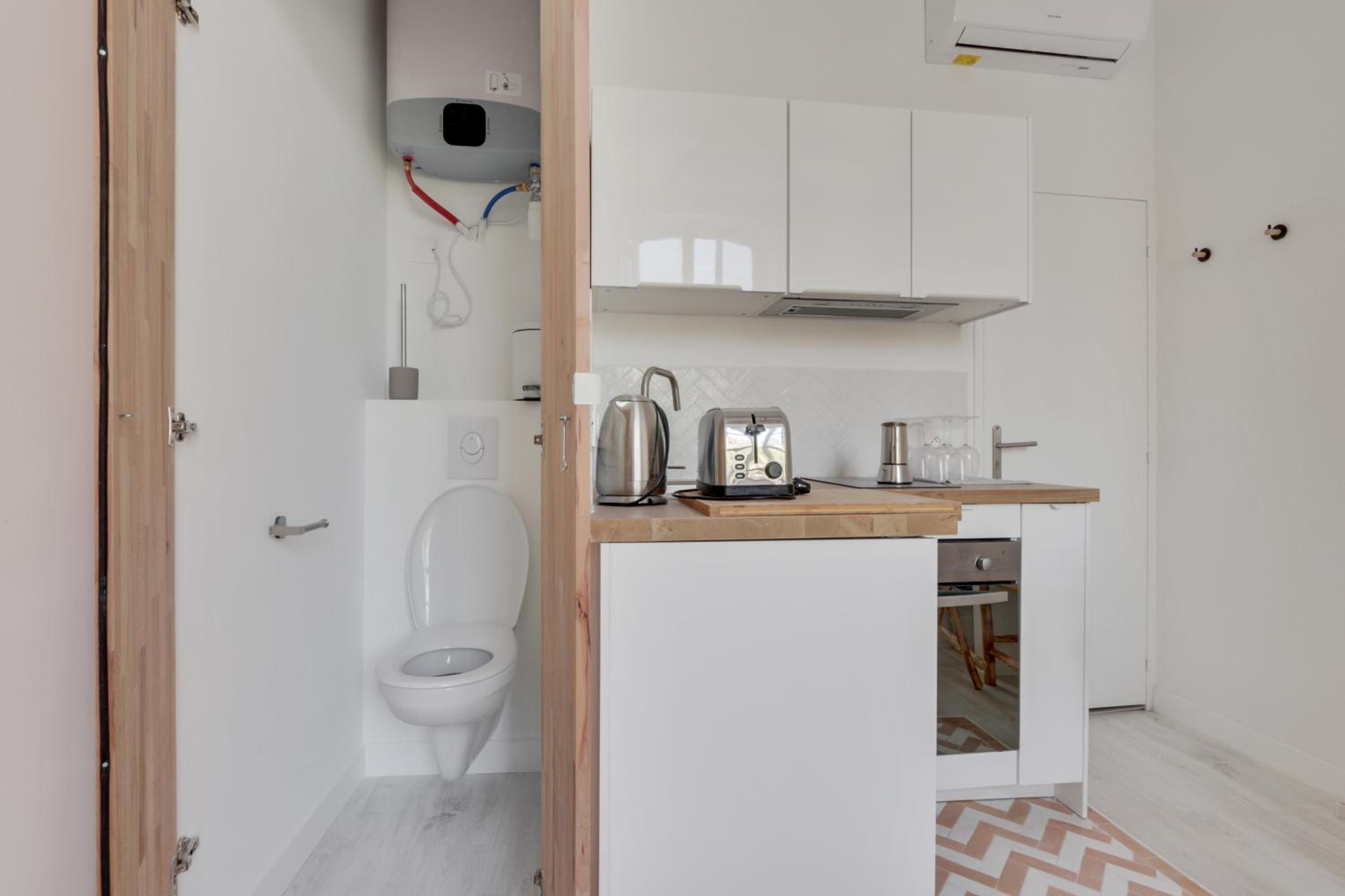 Studio Apartment photo 2