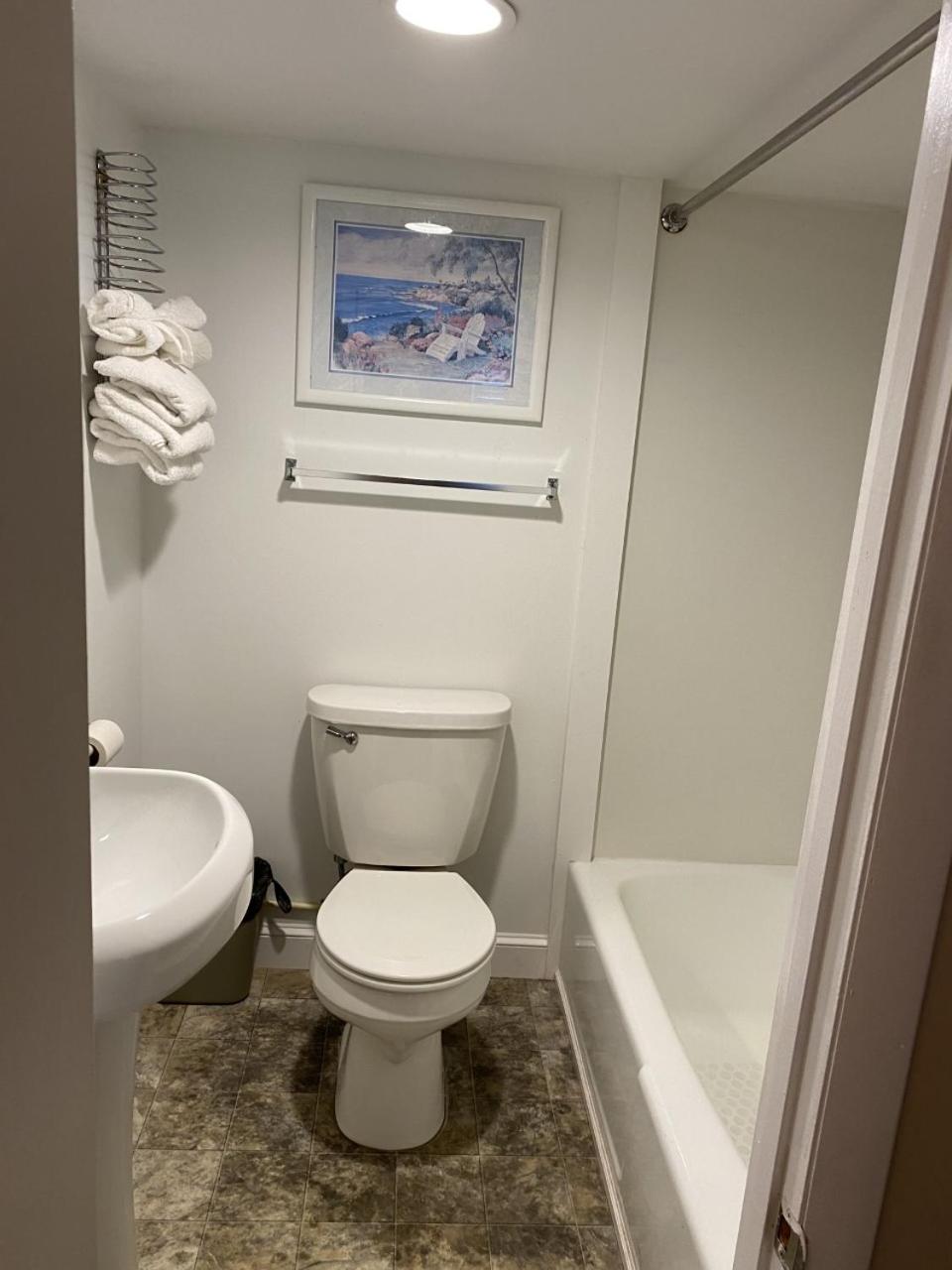 Suite - Photo 7