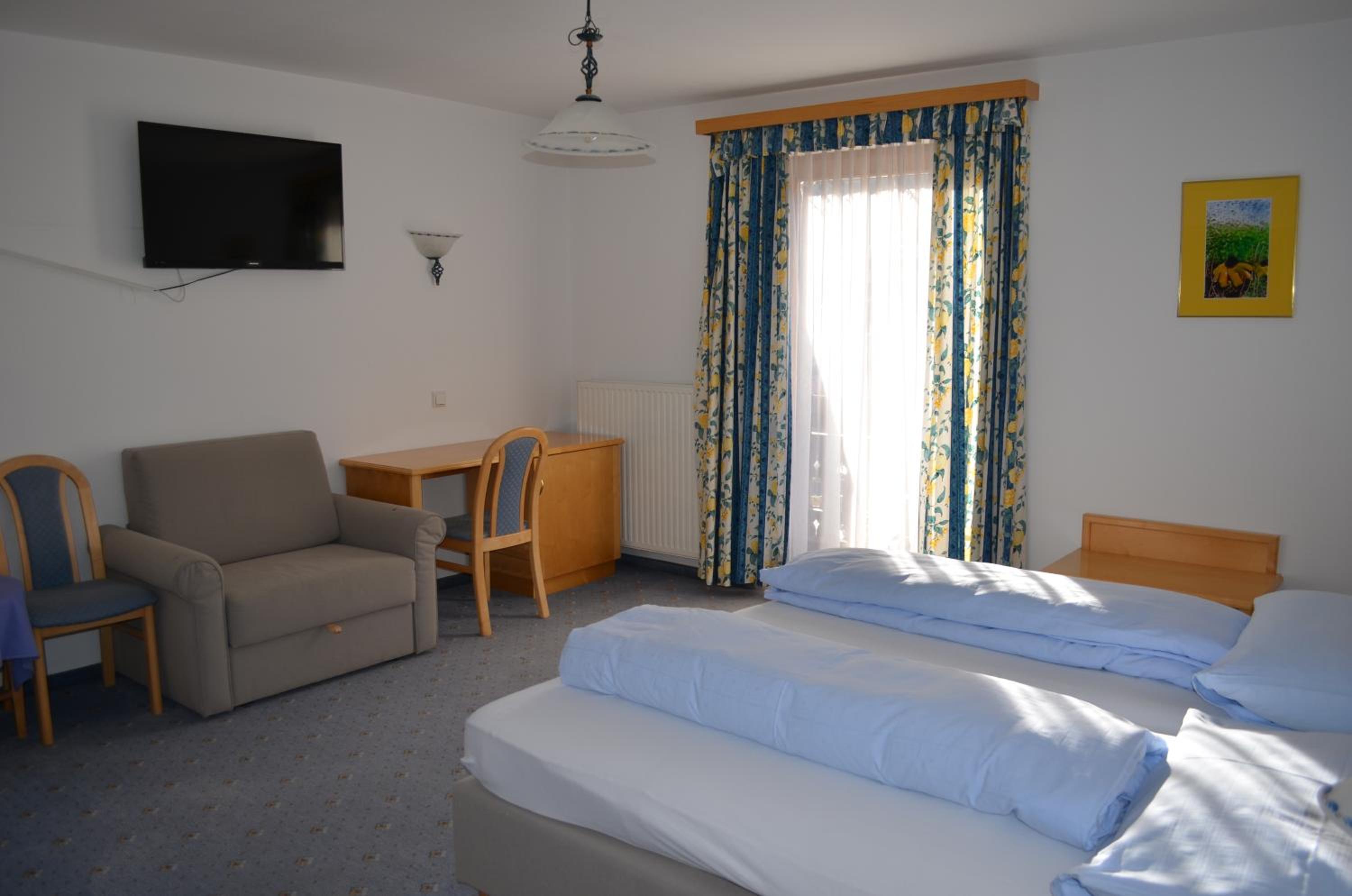 Deluxe Double Room photo 3
