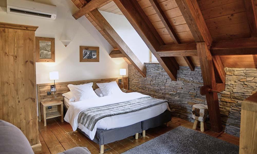 Deluxe Double or Twin Room - Photo 6