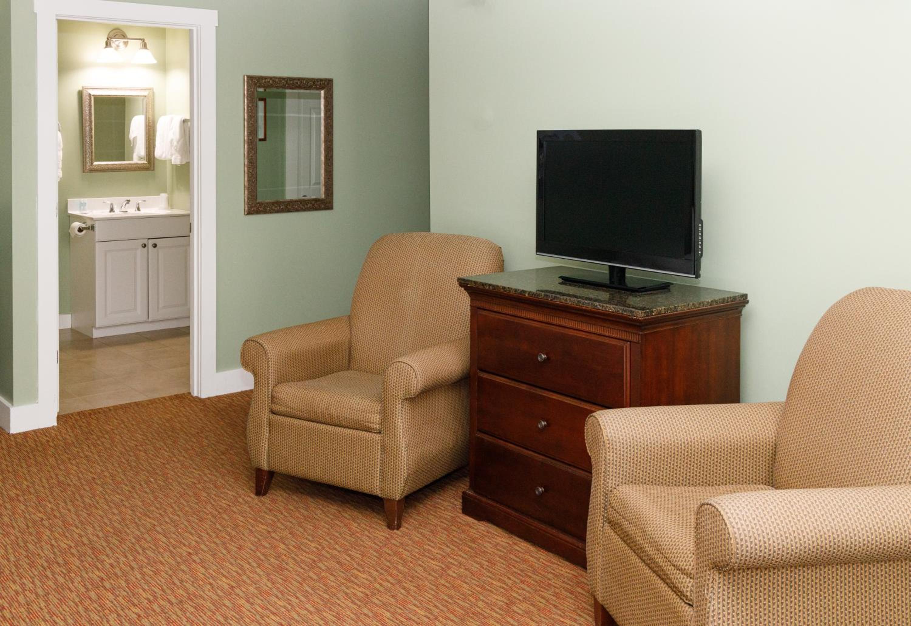 Queen Standard with 2 Queen Beds Compass Rose Building photo 3