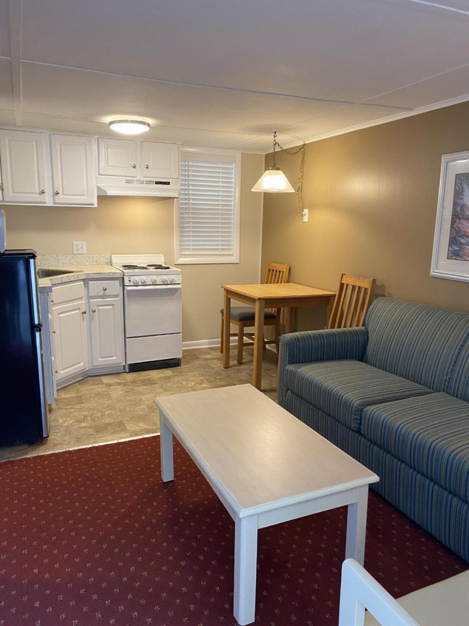 One-Bedroom Suite - Photo 1