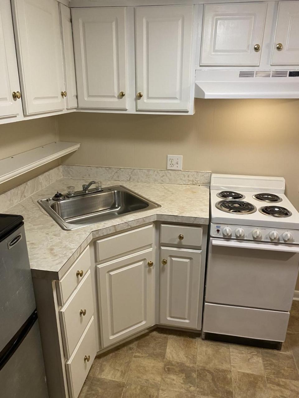 One-Bedroom Suite - Photo 3
