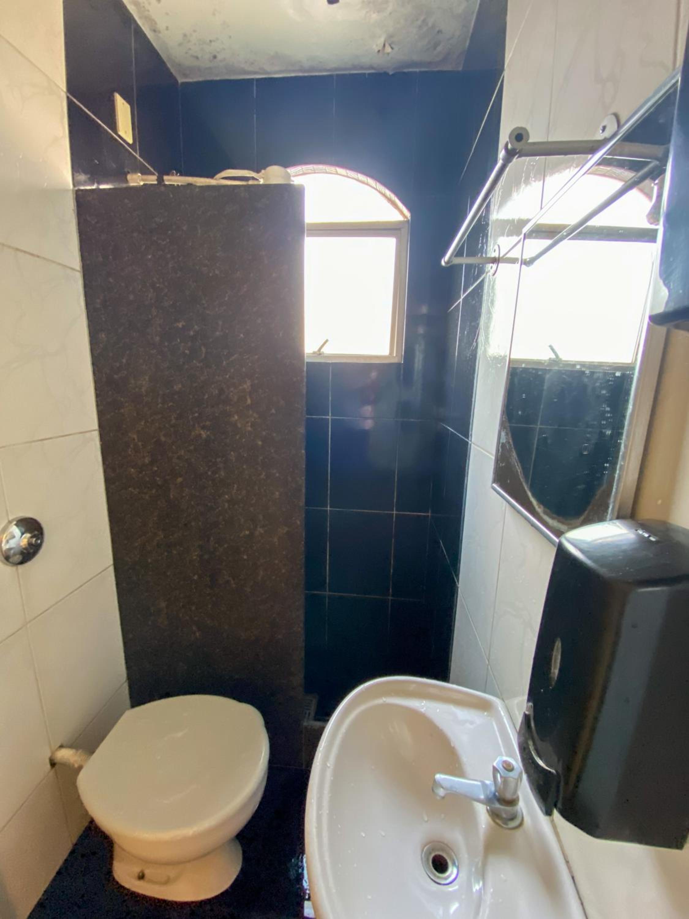 Twin Room With Shared Toilet photo 2