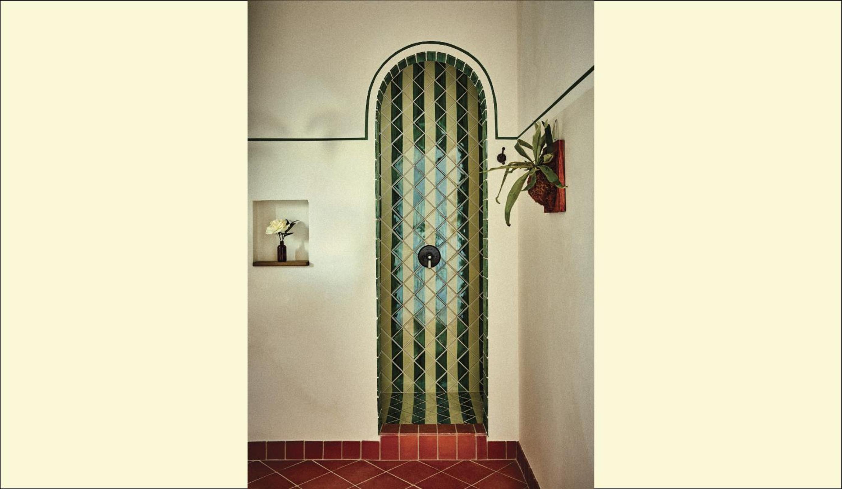 School House Petite - Photo 3