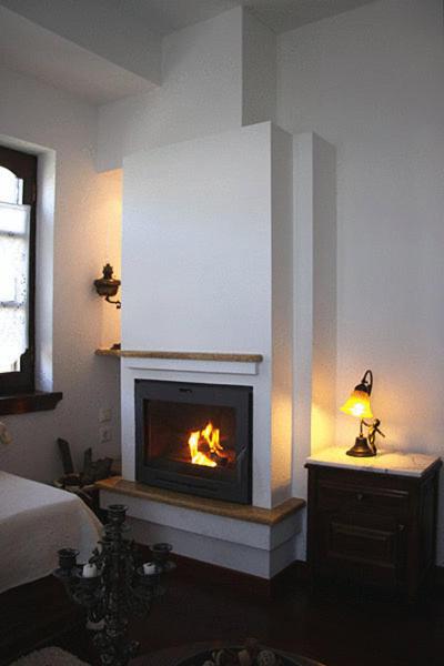 Suite with Fireplace with View photo 2