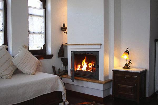 Suite with Fireplace with View photo 1