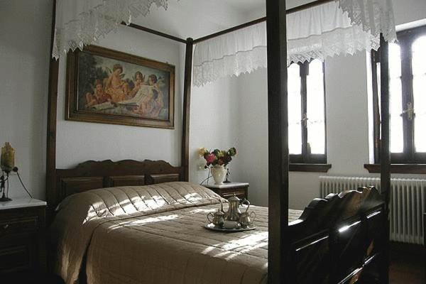Double or Twin Room with Fireplace photo 3