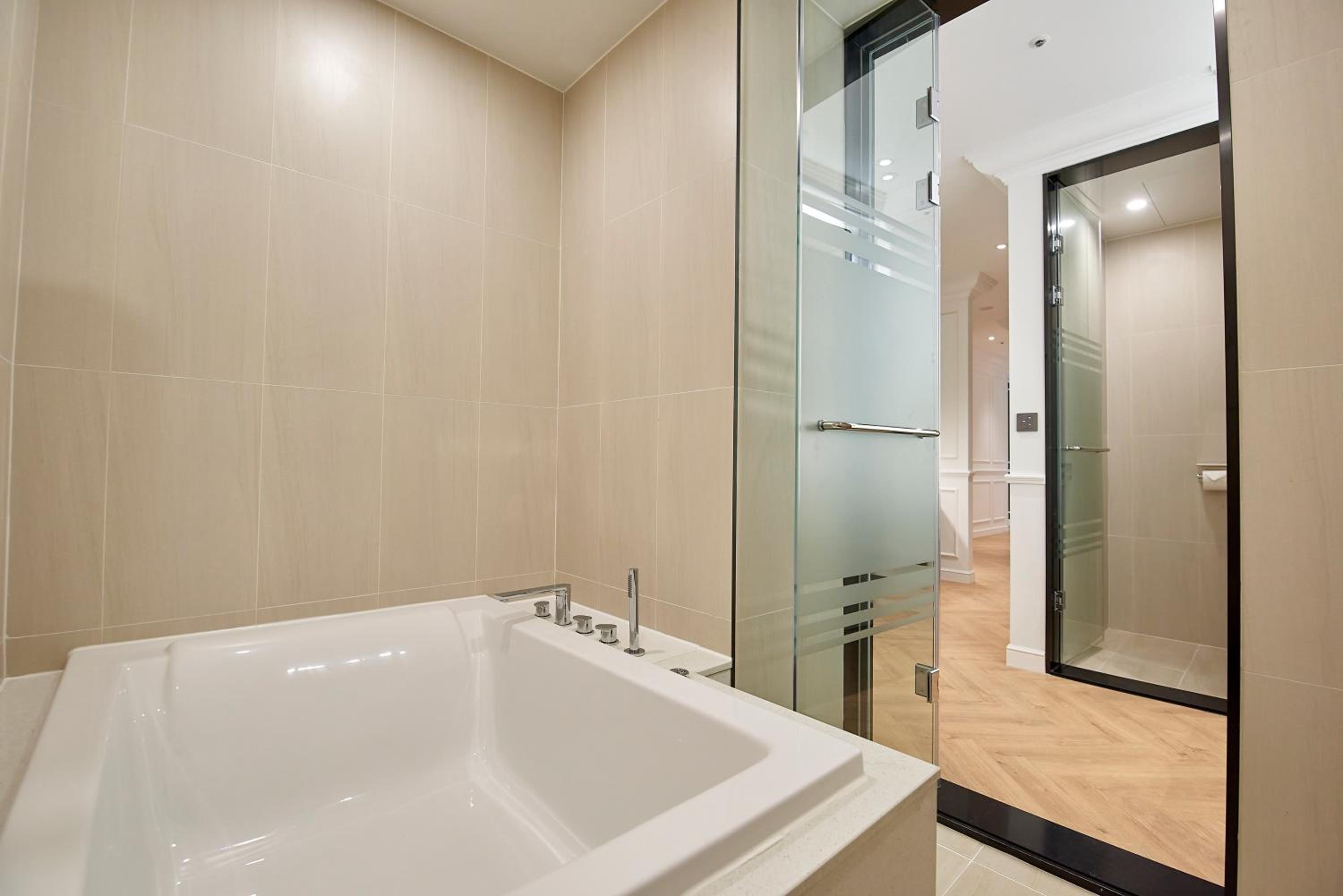 Royal Suite - Photo 5