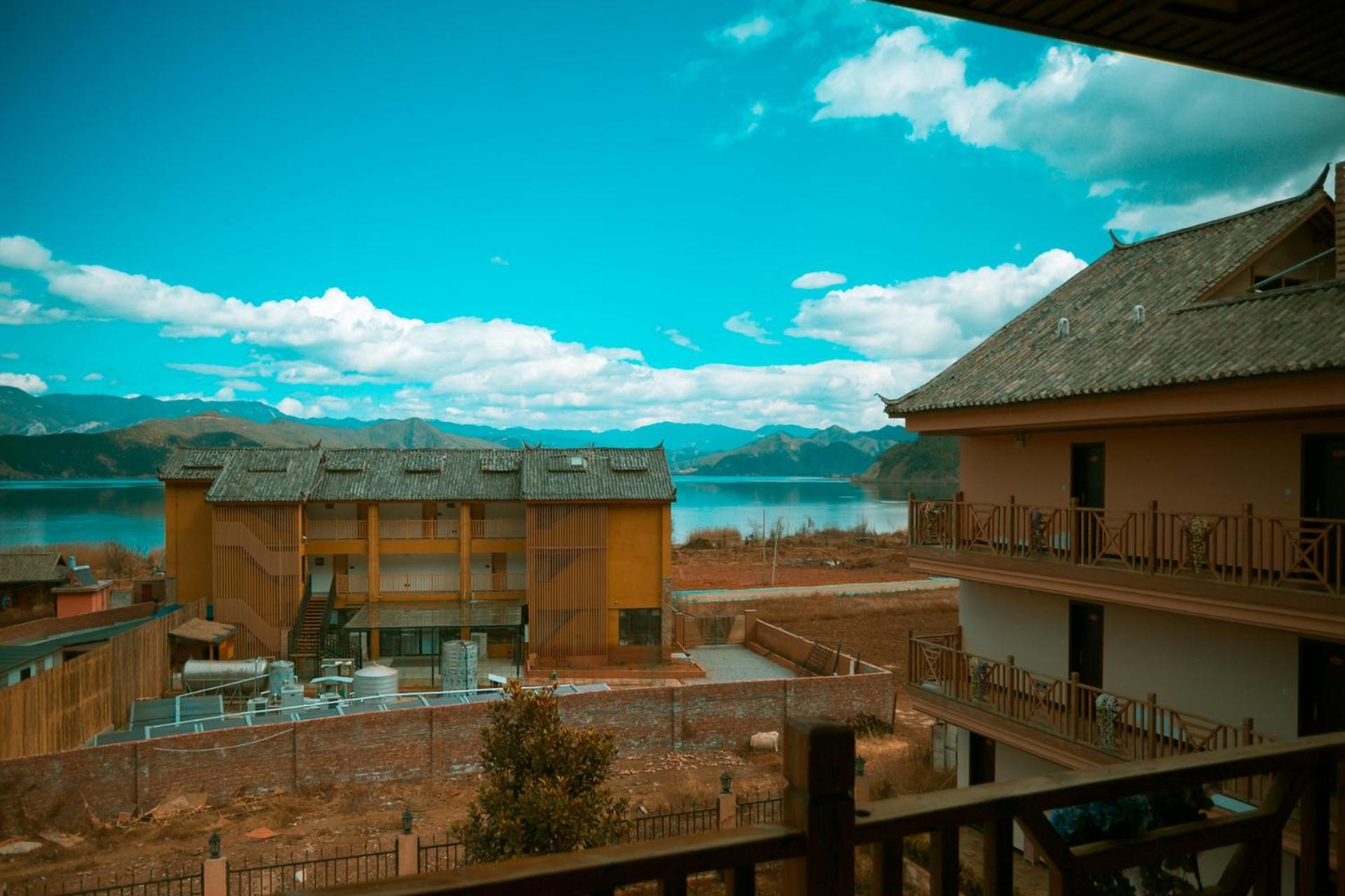 Apartment with Balcony photo 3