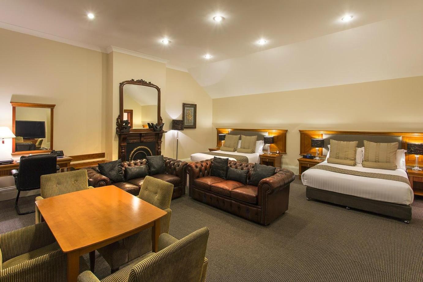 Family Room photo 1
