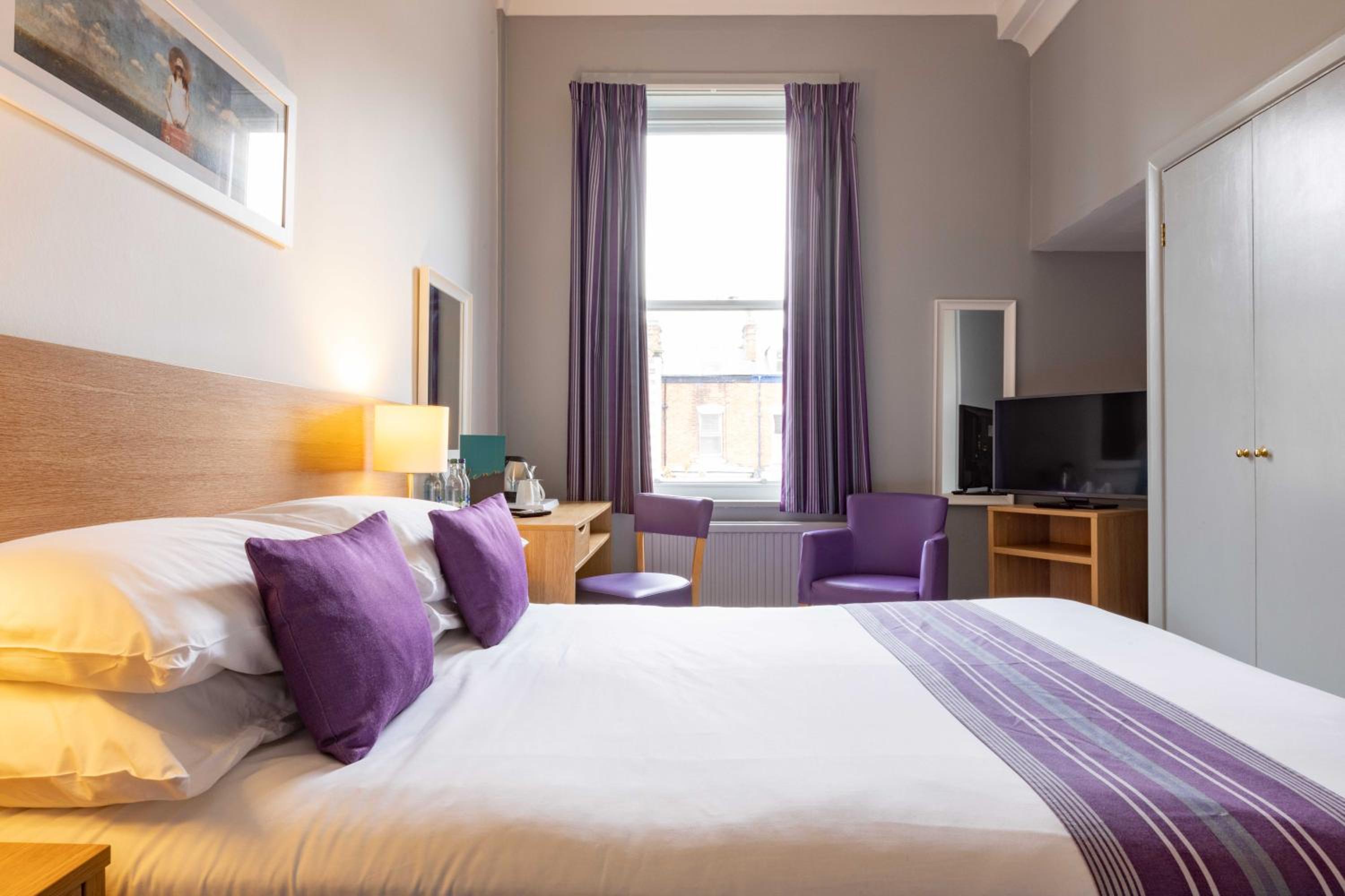 Standard Double Room photo 3