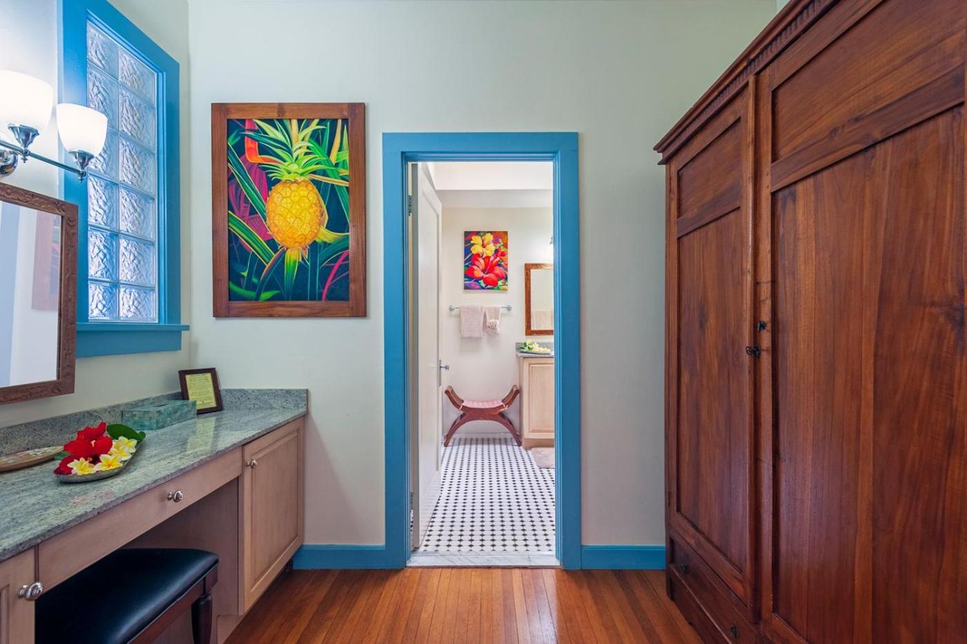 Four-Bedroom House photo 2
