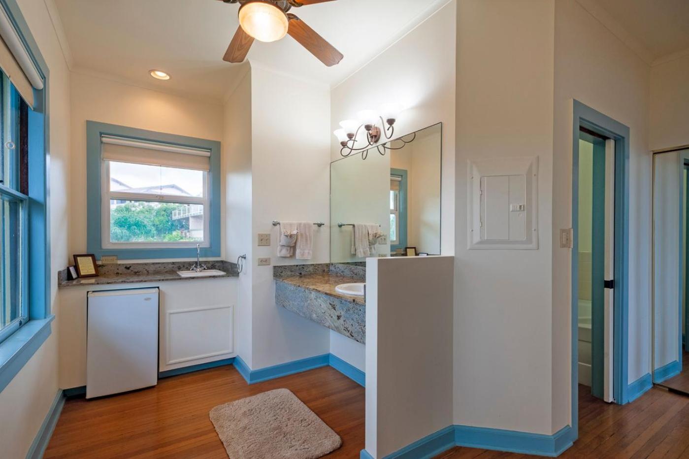 King Suite with Ocean View - Photo 18