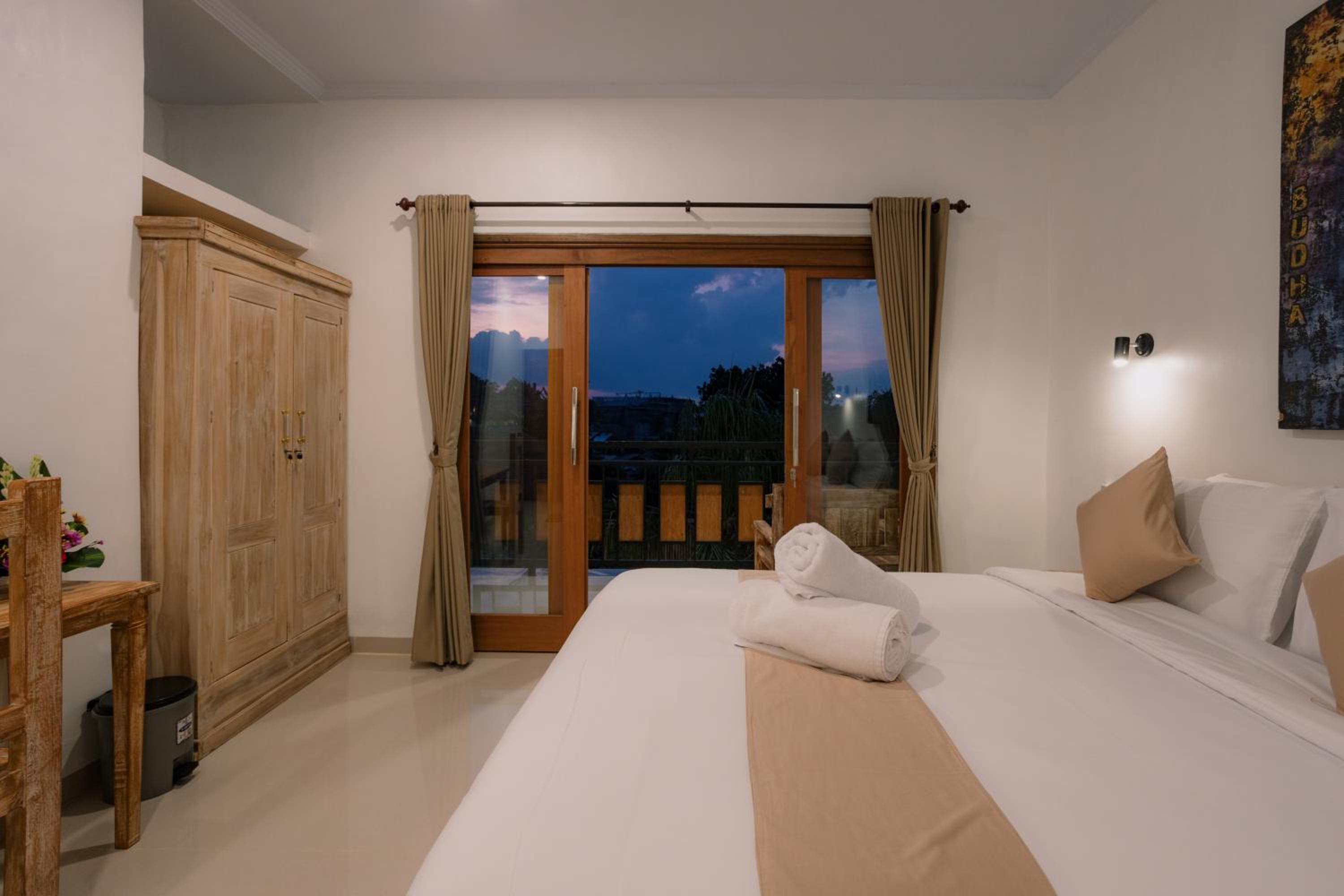 Double Room - Photo 8