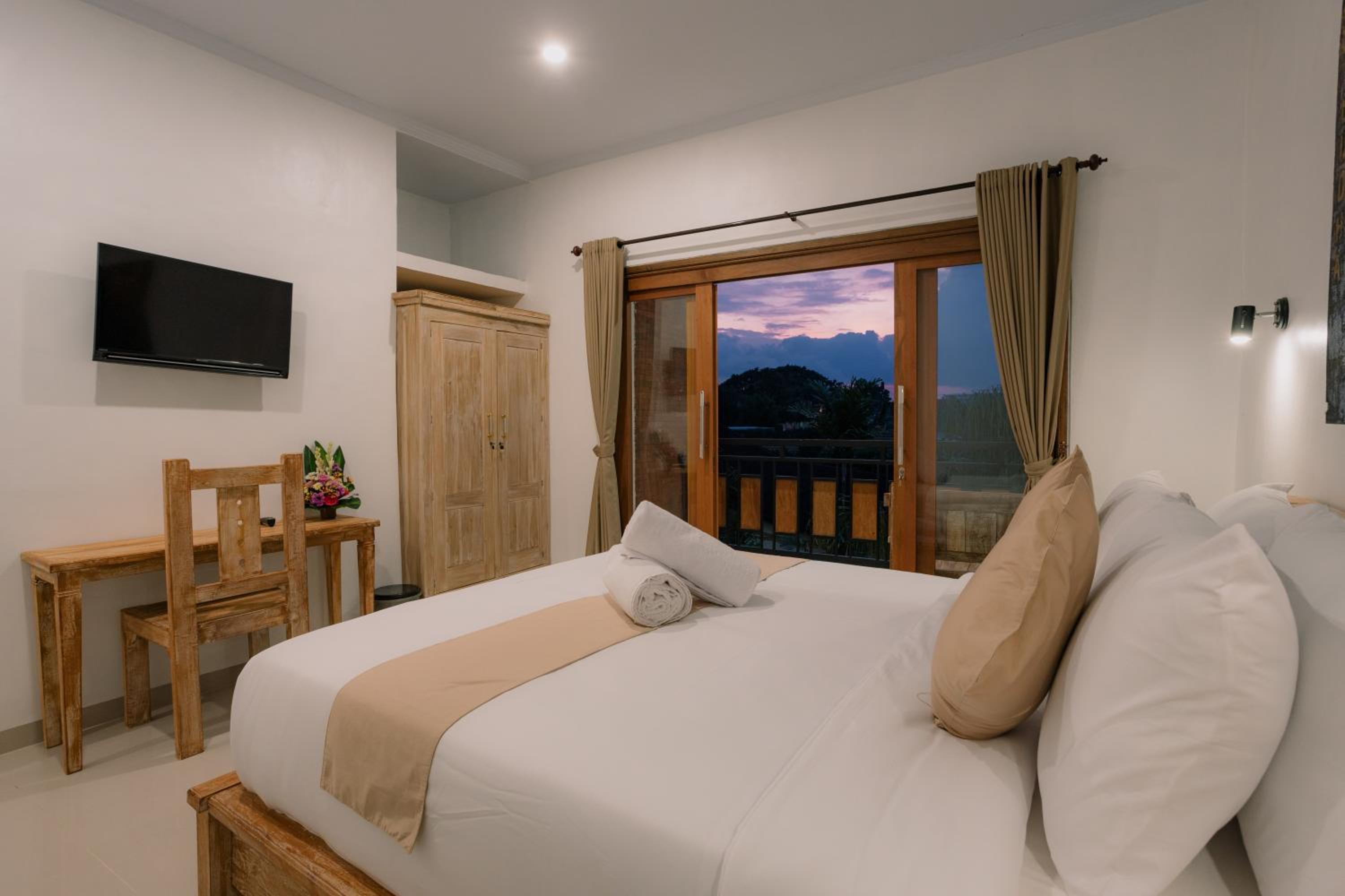 Double Room - Photo 7